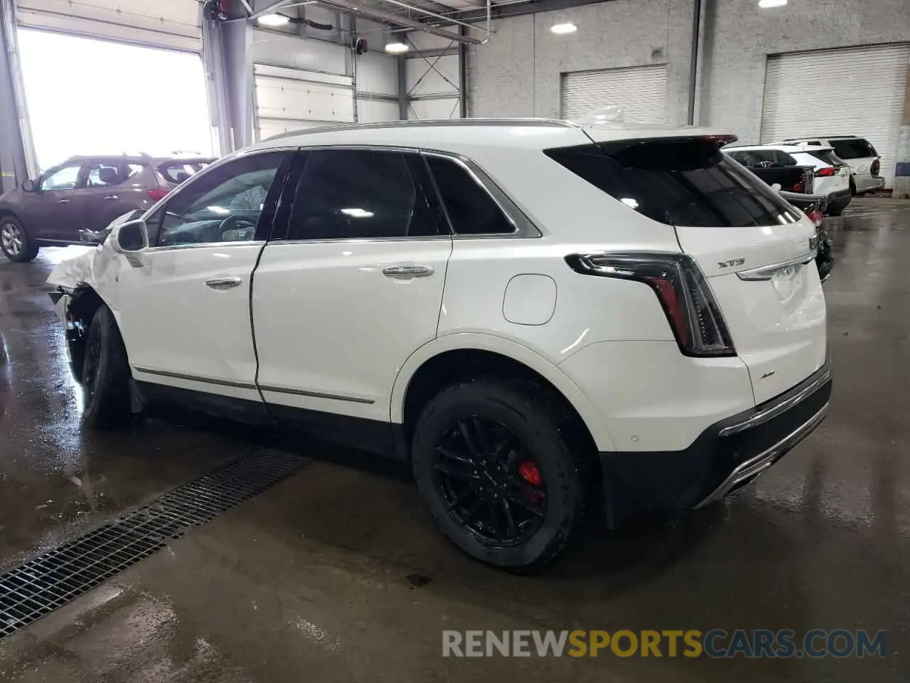 2 Photograph of a damaged car 1GYKNDRS0LZ156510 CADILLAC XT5 2020