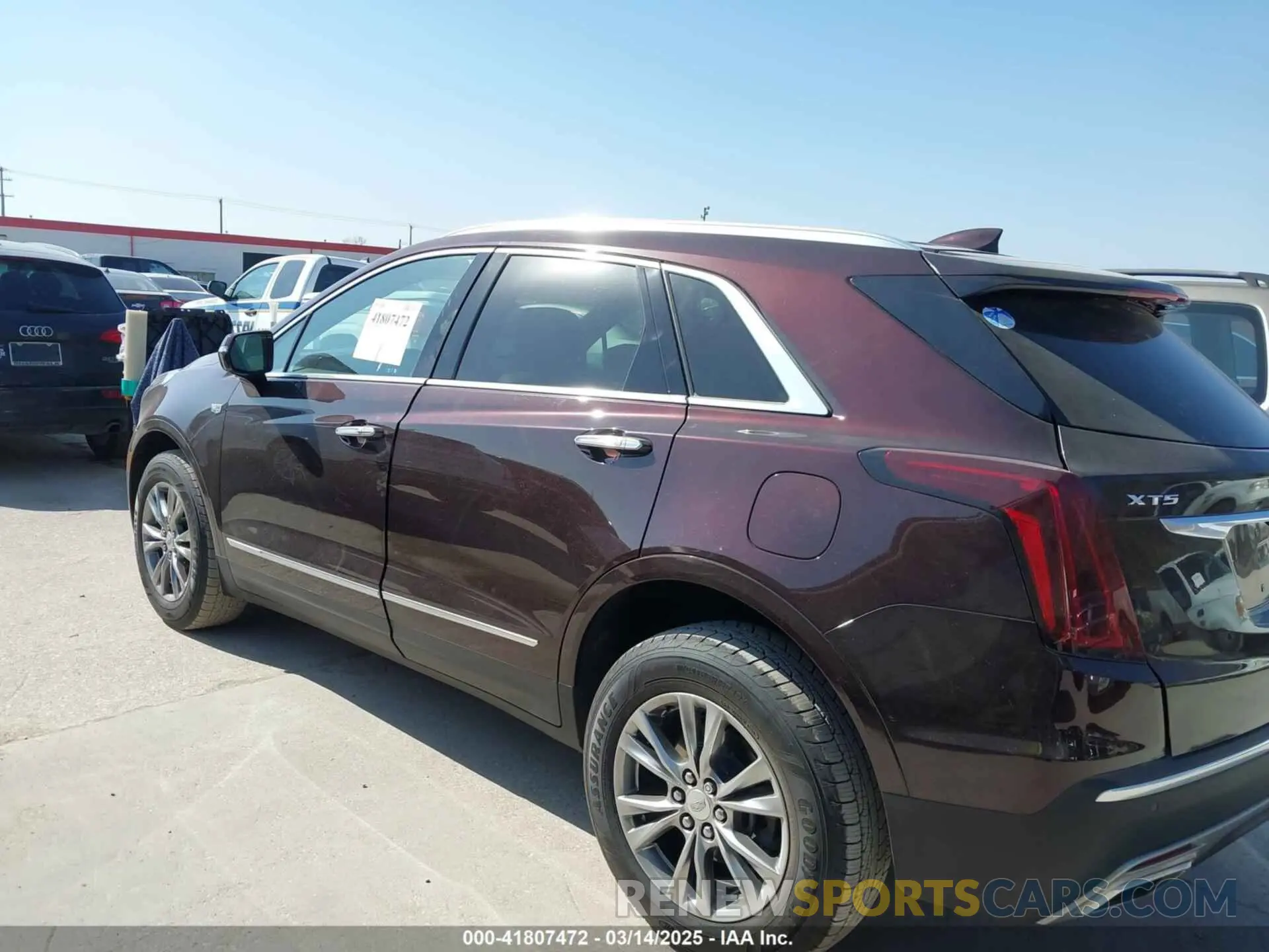 14 Photograph of a damaged car 1GYKNDRS1LZ235135 CADILLAC XT5 2020