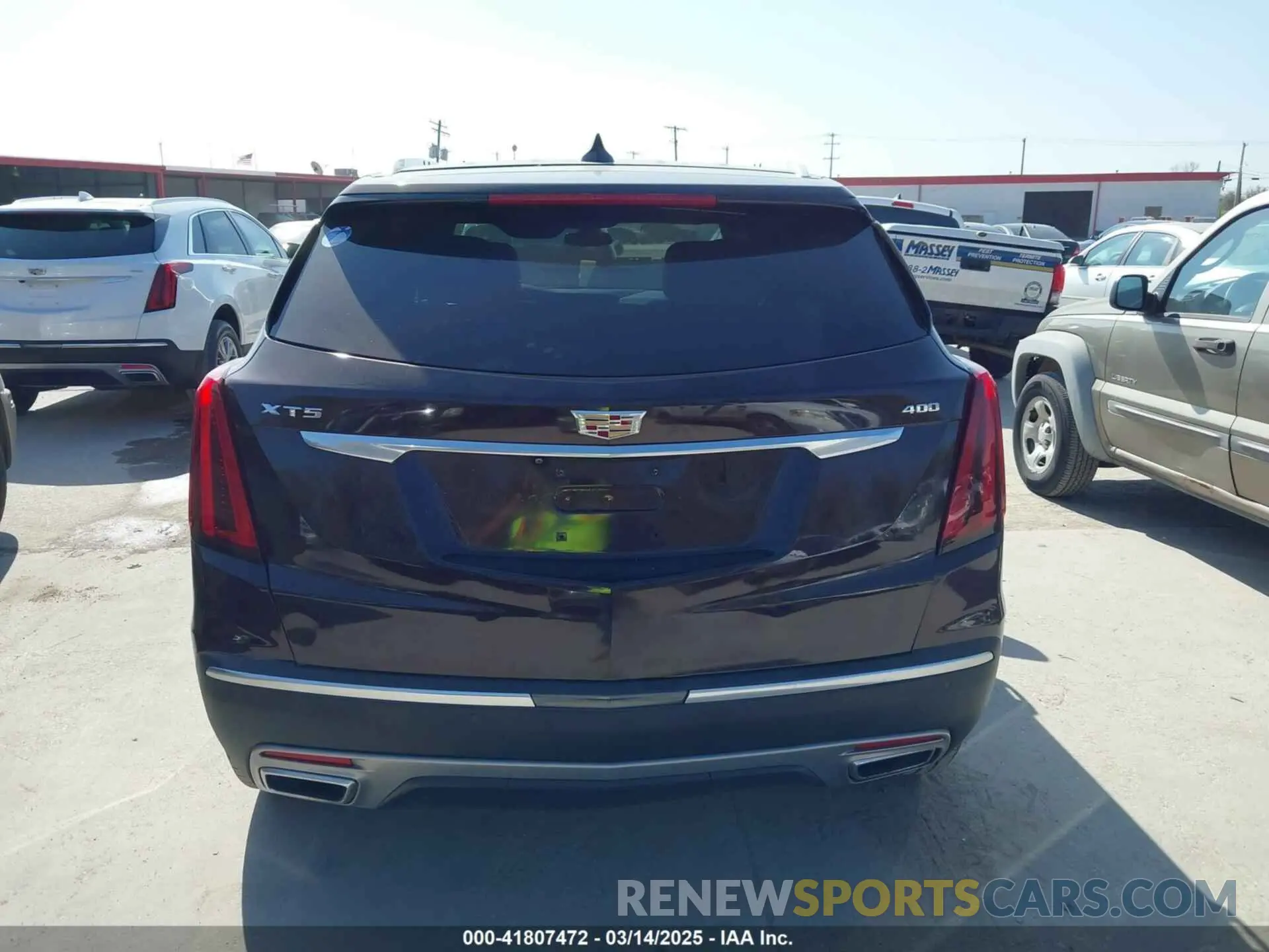 16 Photograph of a damaged car 1GYKNDRS1LZ235135 CADILLAC XT5 2020