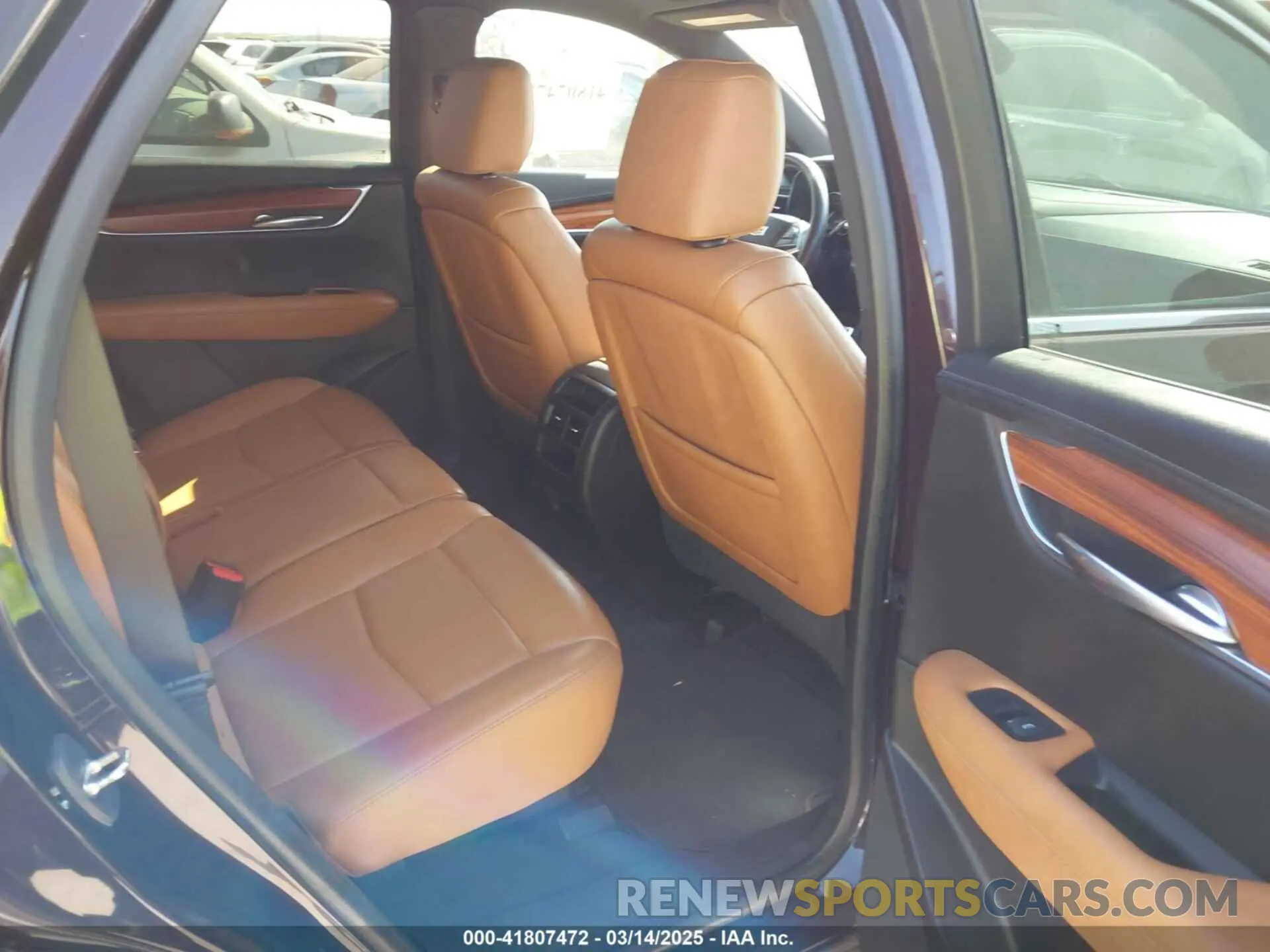 8 Photograph of a damaged car 1GYKNDRS1LZ235135 CADILLAC XT5 2020