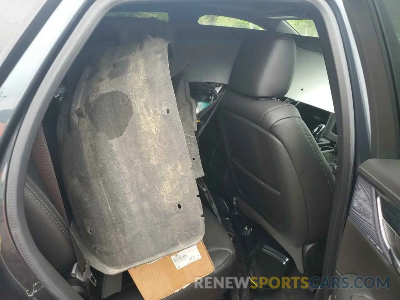 11 Photograph of a damaged car 1GYKNDRS4LZ135899 CADILLAC XT5 2020