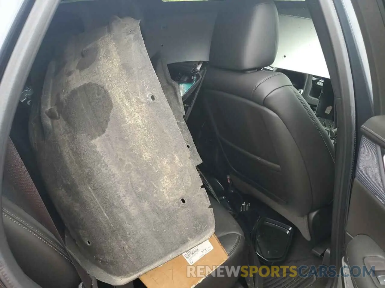 13 Photograph of a damaged car 1GYKNDRS4LZ135899 CADILLAC XT5 2020