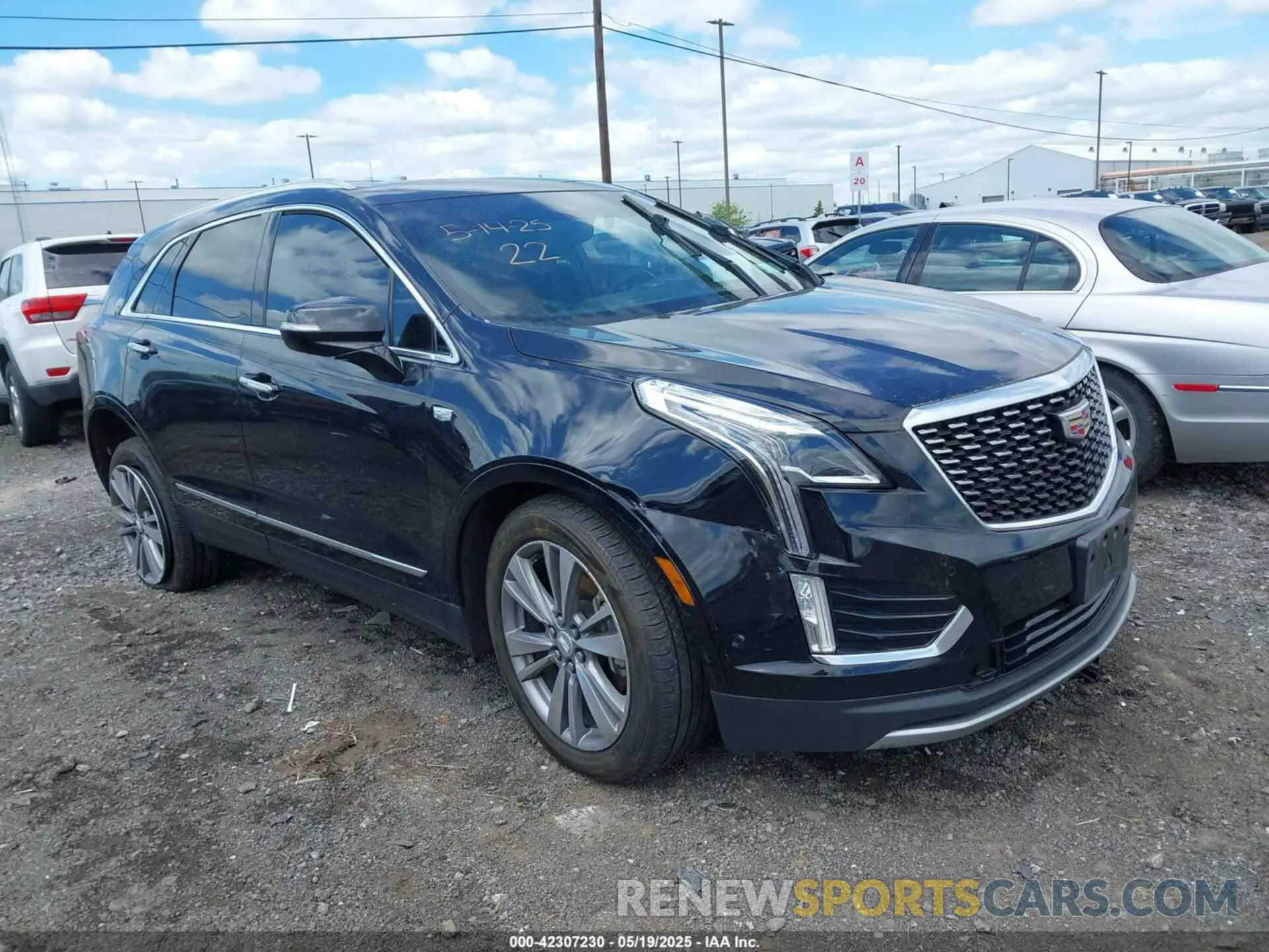1 Photograph of a damaged car 1GYKNDRS7LZ106526 CADILLAC XT5 2020