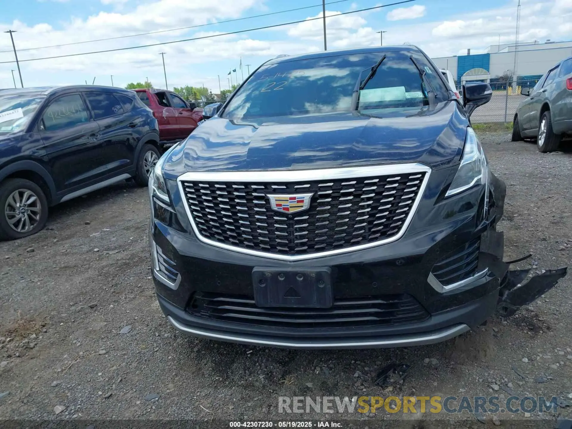 11 Photograph of a damaged car 1GYKNDRS7LZ106526 CADILLAC XT5 2020