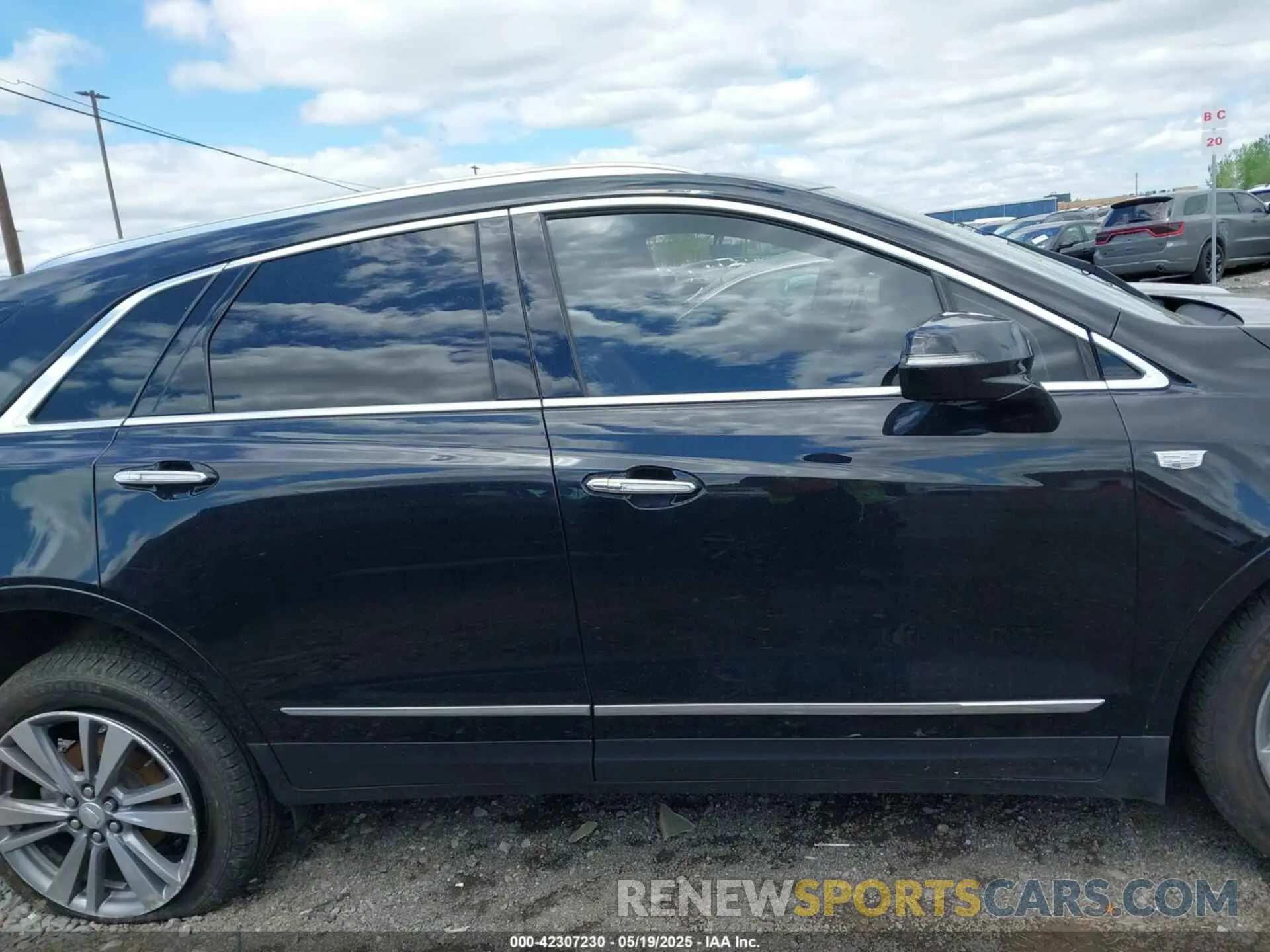 12 Photograph of a damaged car 1GYKNDRS7LZ106526 CADILLAC XT5 2020