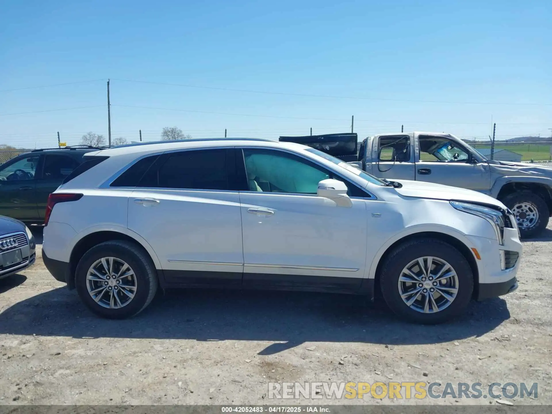 13 Photograph of a damaged car 1GYKNDRS8LZ233284 CADILLAC XT5 2020