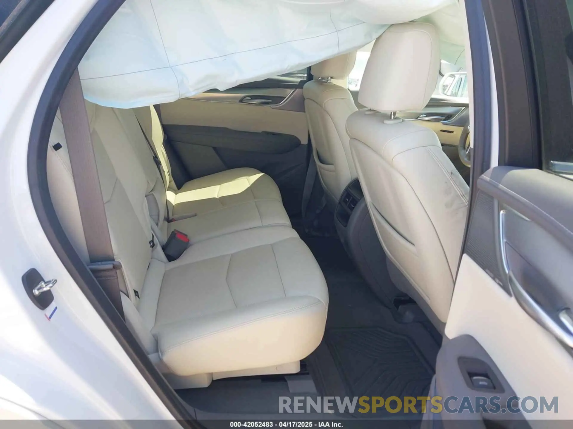 8 Photograph of a damaged car 1GYKNDRS8LZ233284 CADILLAC XT5 2020