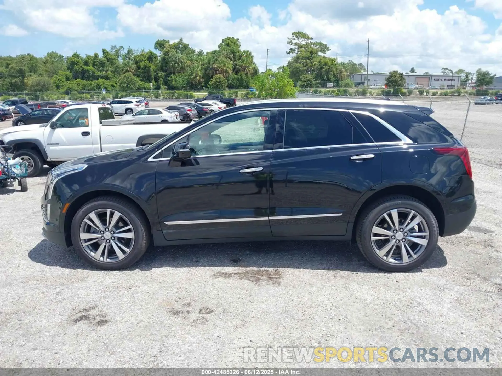 14 Photograph of a damaged car 1GYKNDRS9LZ152374 CADILLAC XT5 2020
