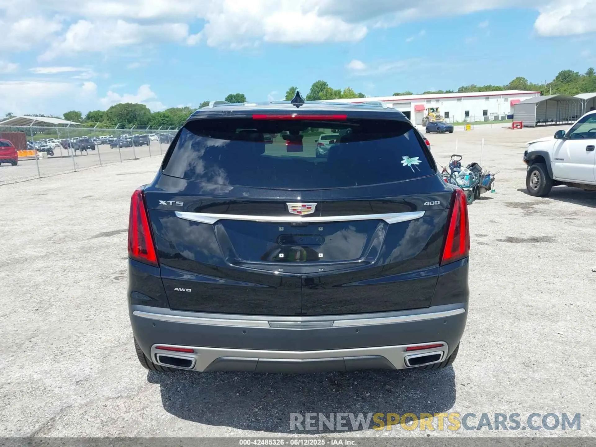 16 Photograph of a damaged car 1GYKNDRS9LZ152374 CADILLAC XT5 2020