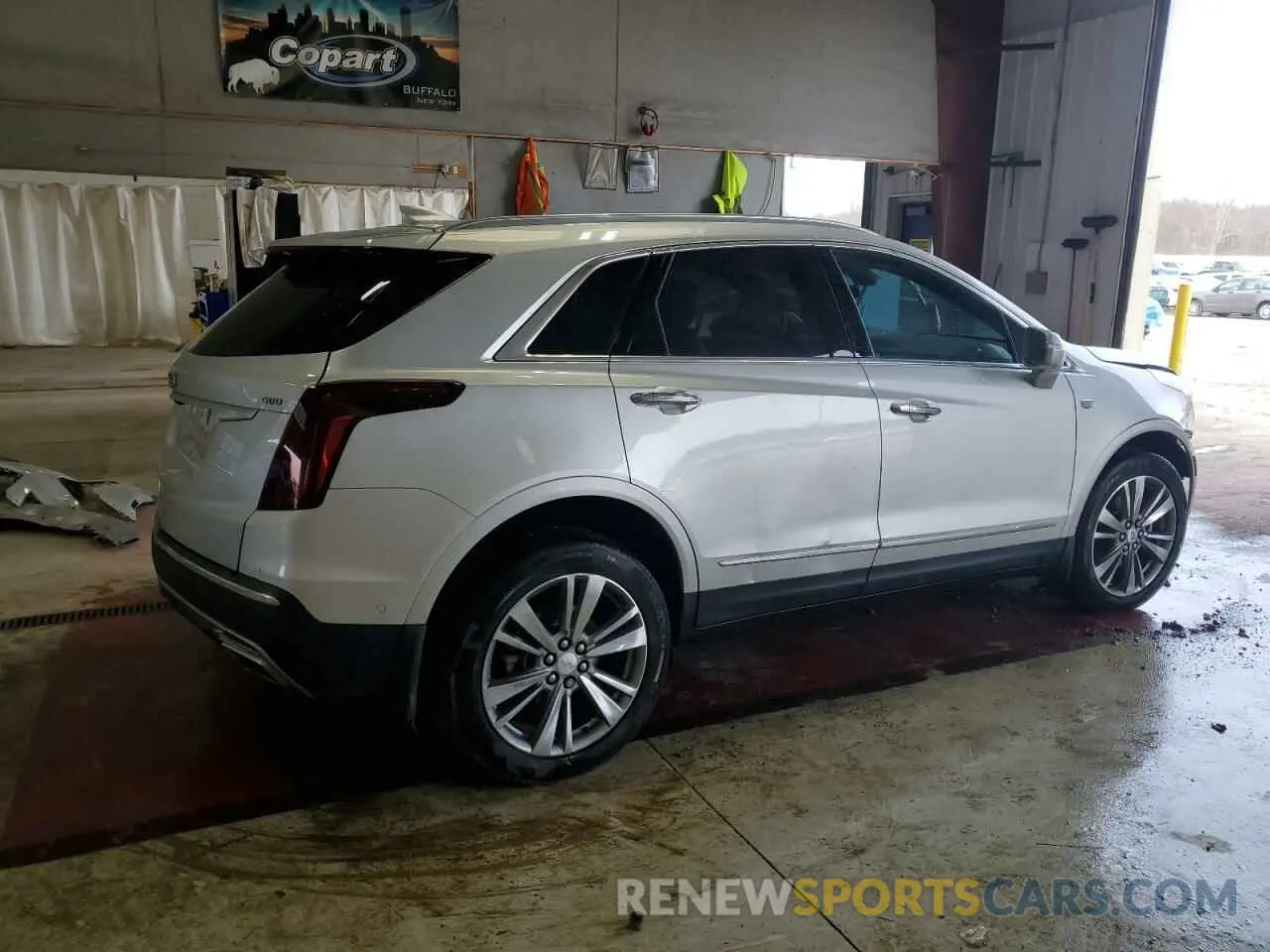 3 Photograph of a damaged car 1GYKNDRS9LZ178411 CADILLAC XT5 2020