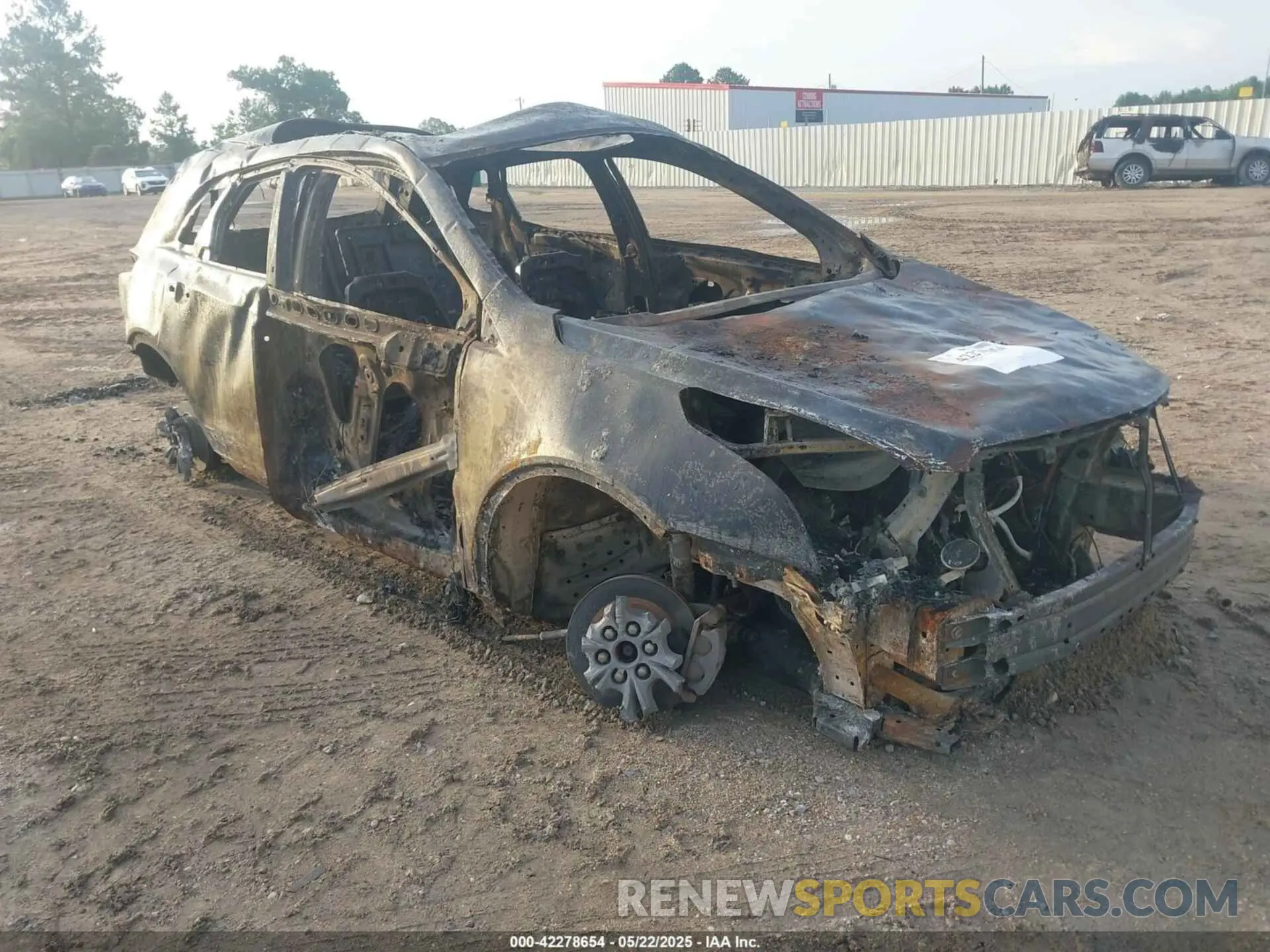 1 Photograph of a damaged car 1GYKNDRSXLZ186775 CADILLAC XT5 2020