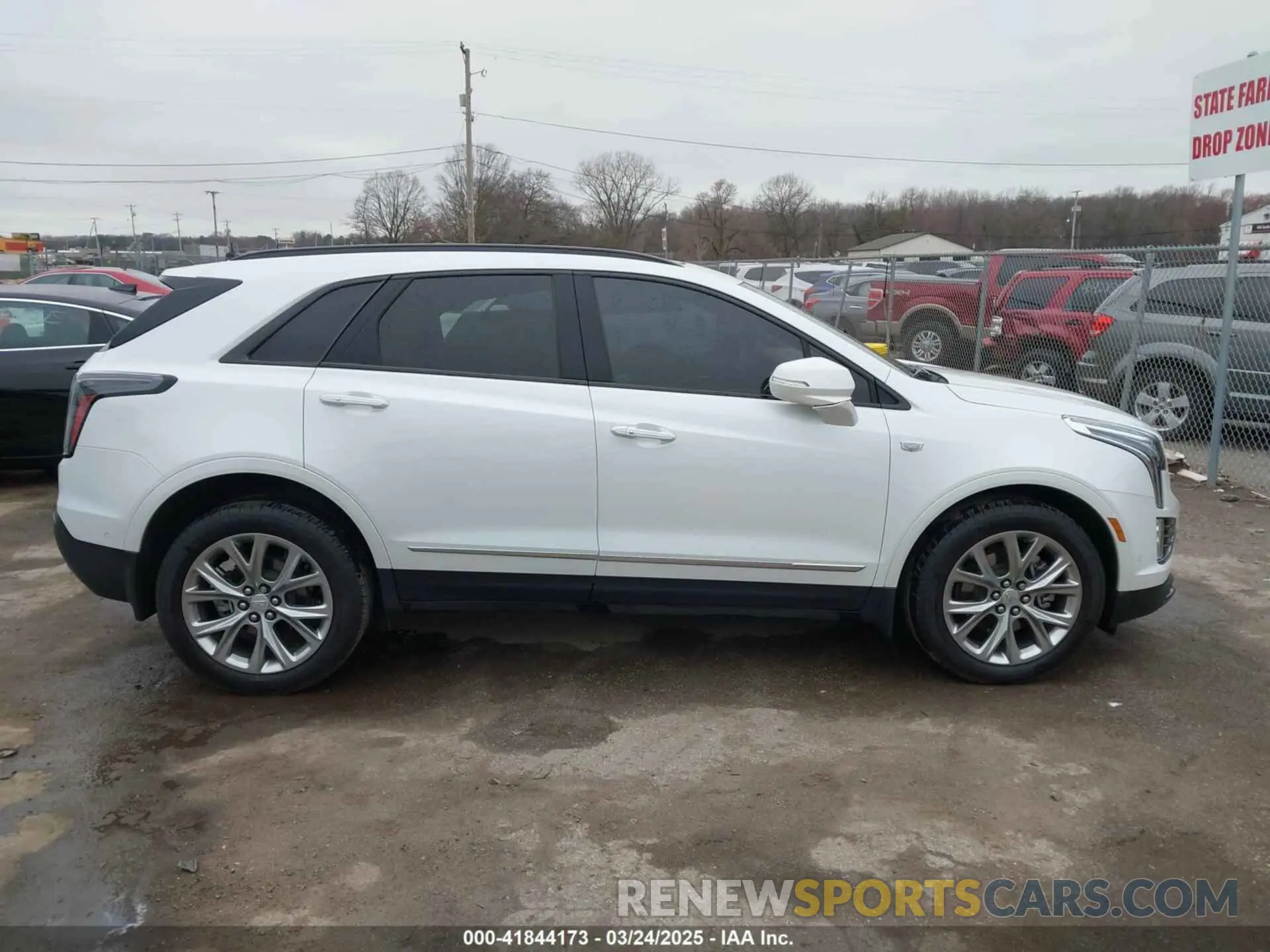 13 Photograph of a damaged car 1GYKNHRS5LZ238370 CADILLAC XT5 2020