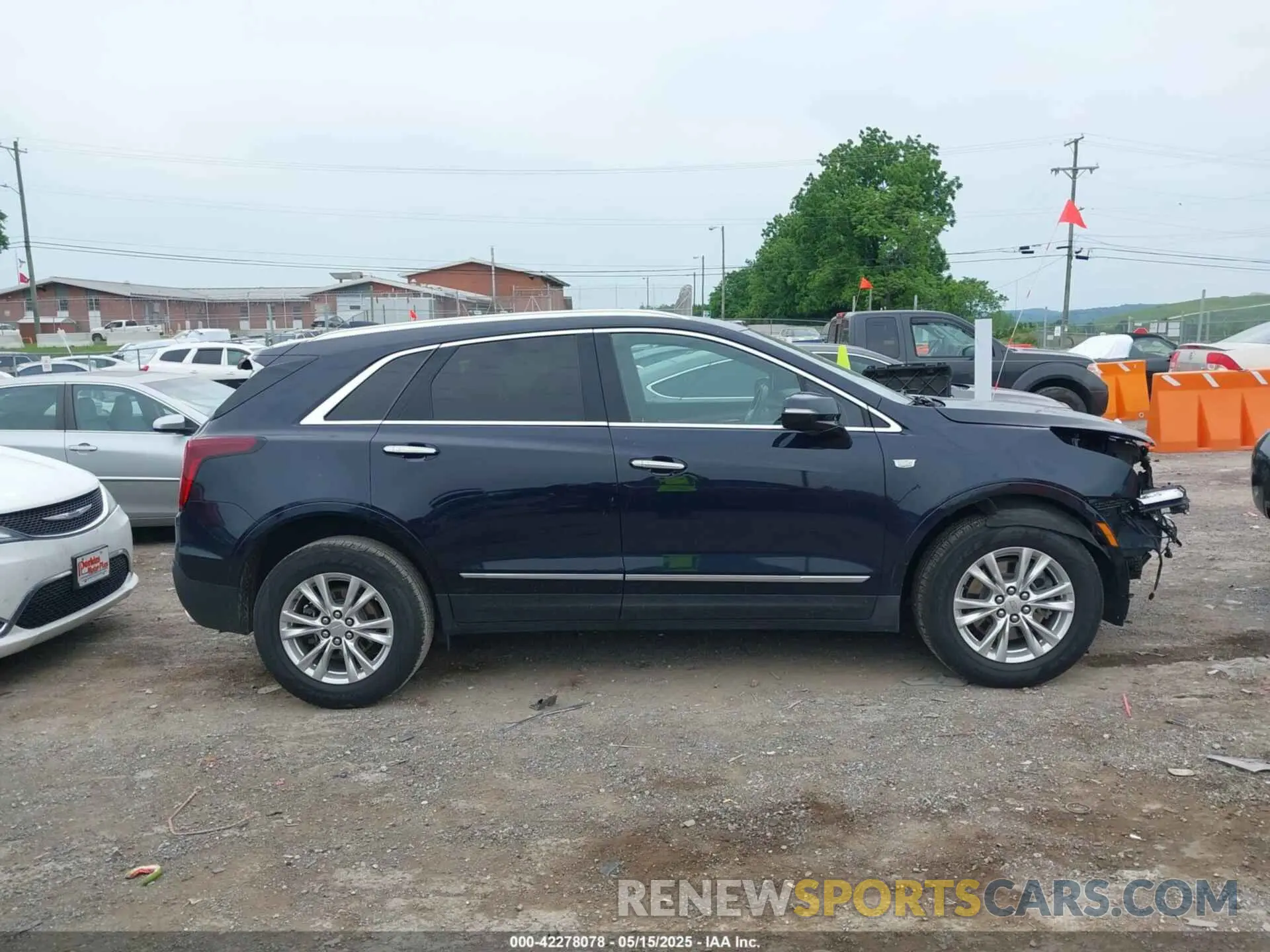 14 Photograph of a damaged car 1GYKNAR42MZ131870 CADILLAC XT5 2021