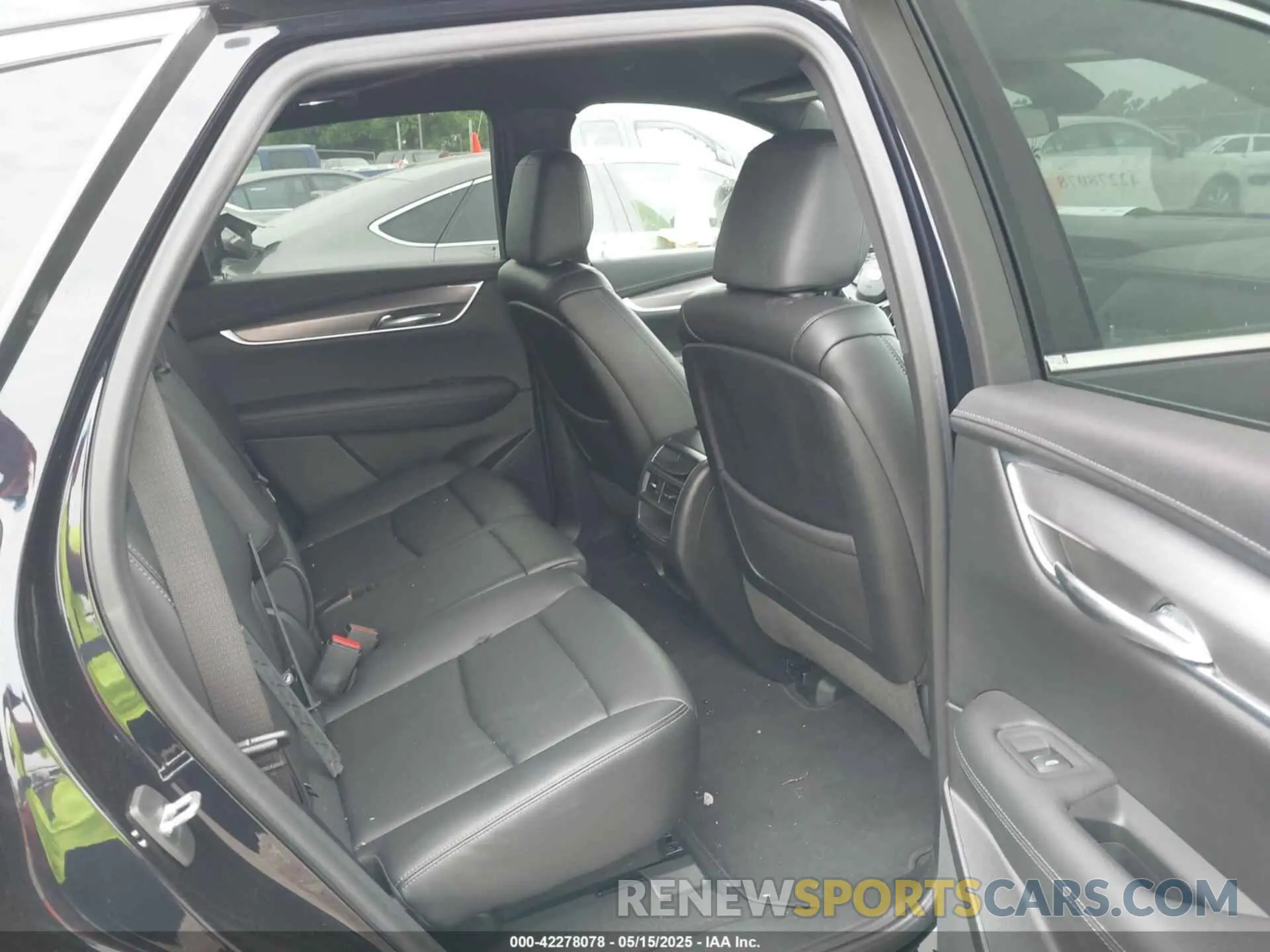 8 Photograph of a damaged car 1GYKNAR42MZ131870 CADILLAC XT5 2021
