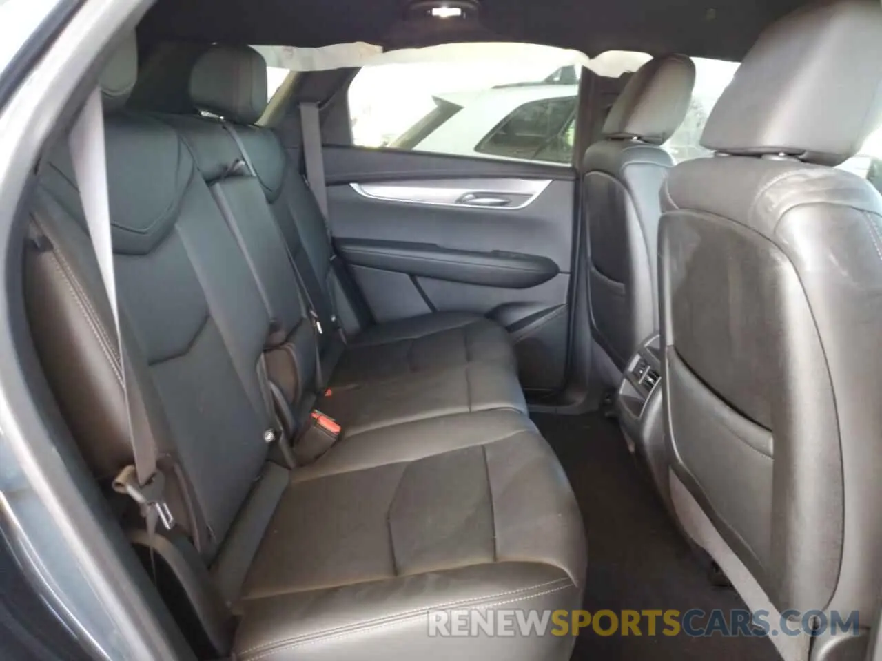 11 Photograph of a damaged car 1GYKNAR45MZ111712 CADILLAC XT5 2021