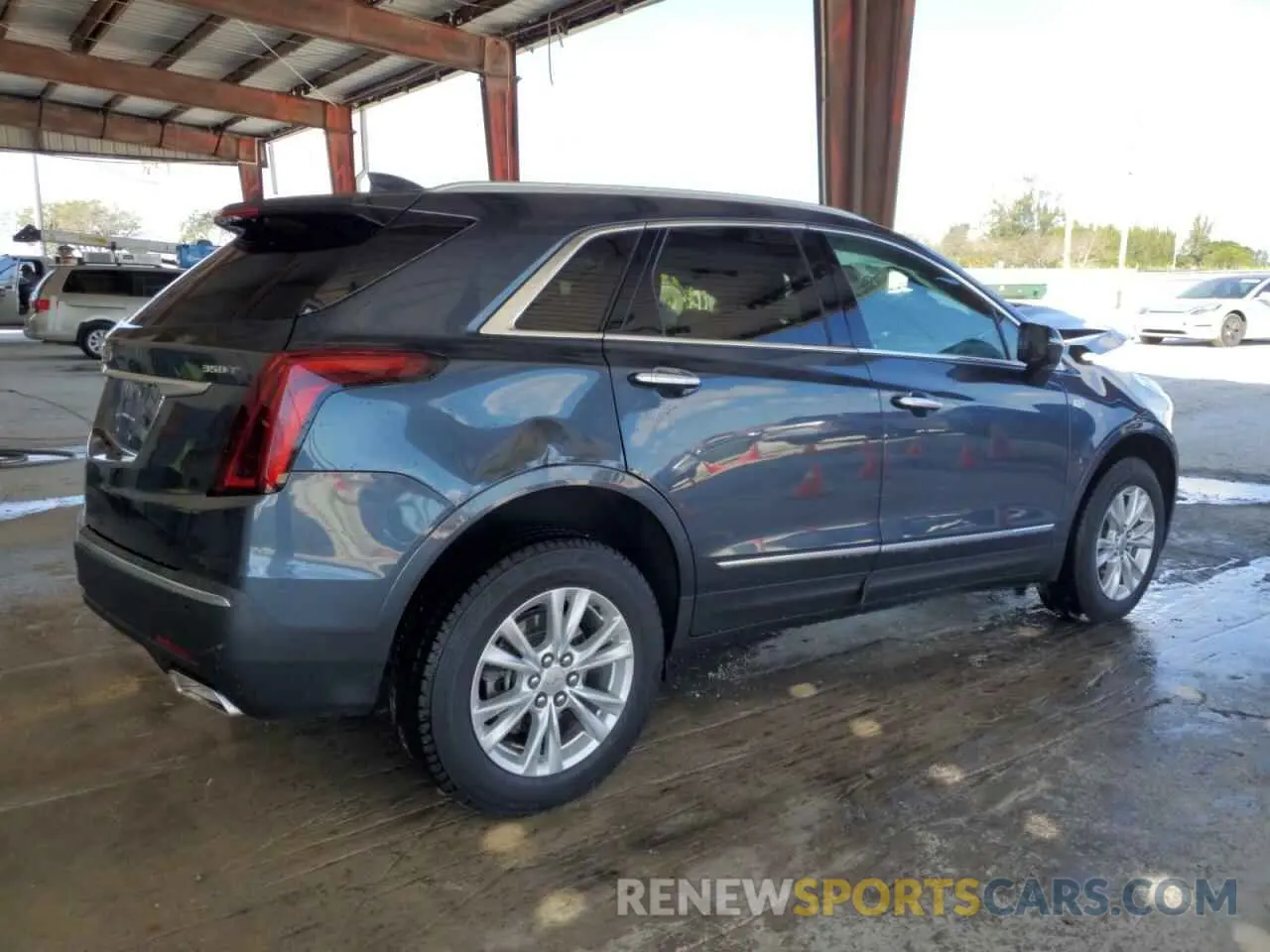 3 Photograph of a damaged car 1GYKNAR45MZ111712 CADILLAC XT5 2021