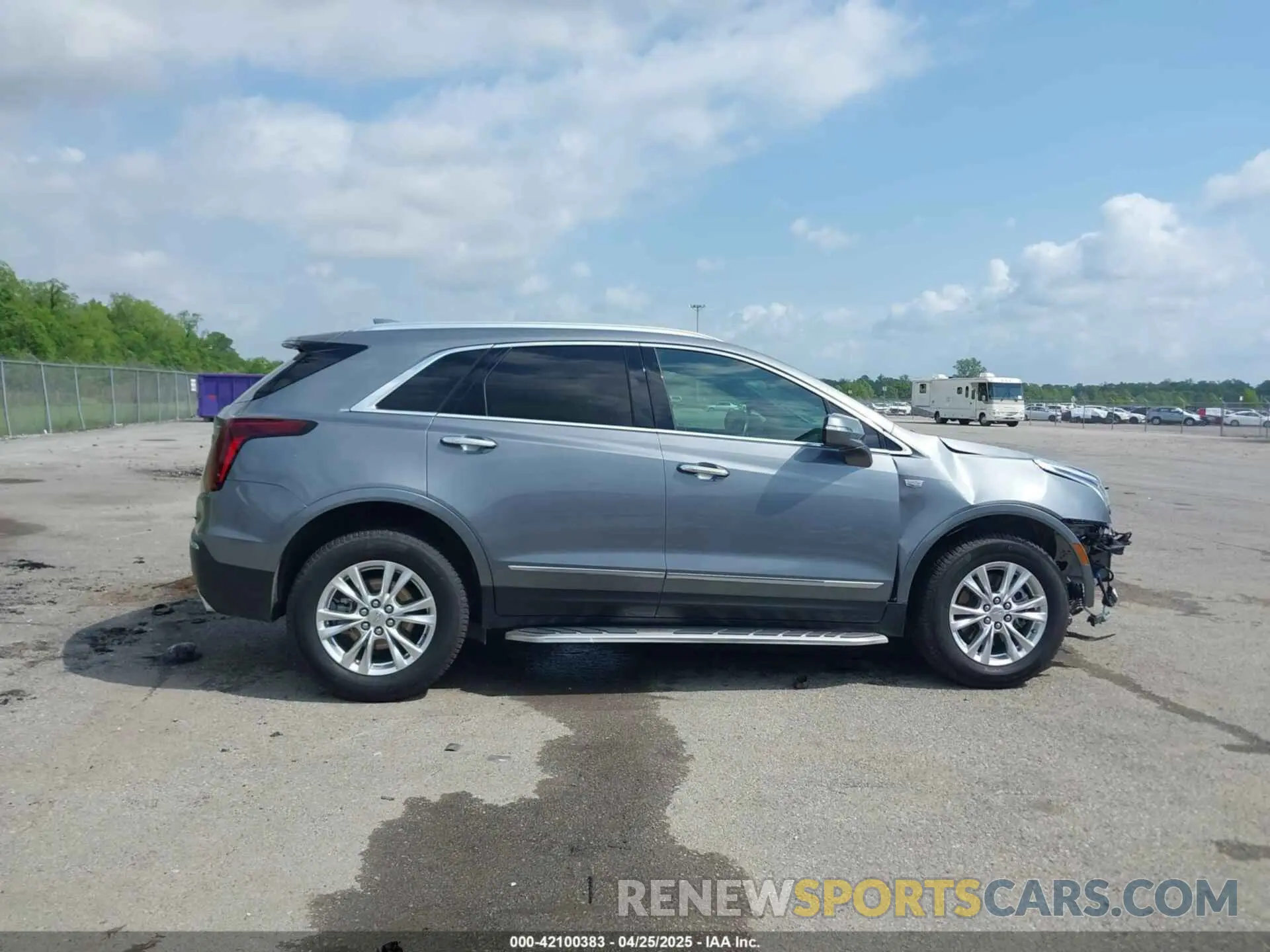 13 Photograph of a damaged car 1GYKNAR48MZ110599 CADILLAC XT5 2021