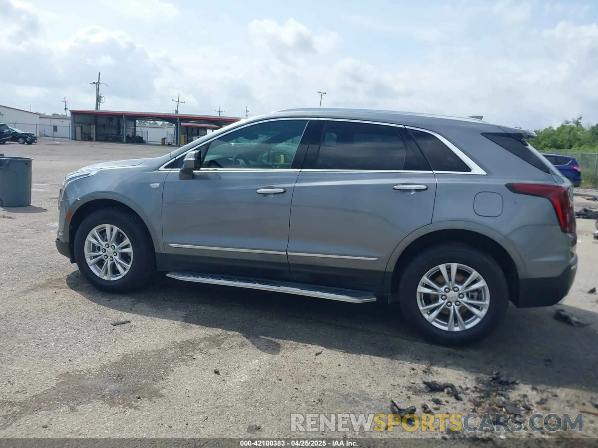 14 Photograph of a damaged car 1GYKNAR48MZ110599 CADILLAC XT5 2021