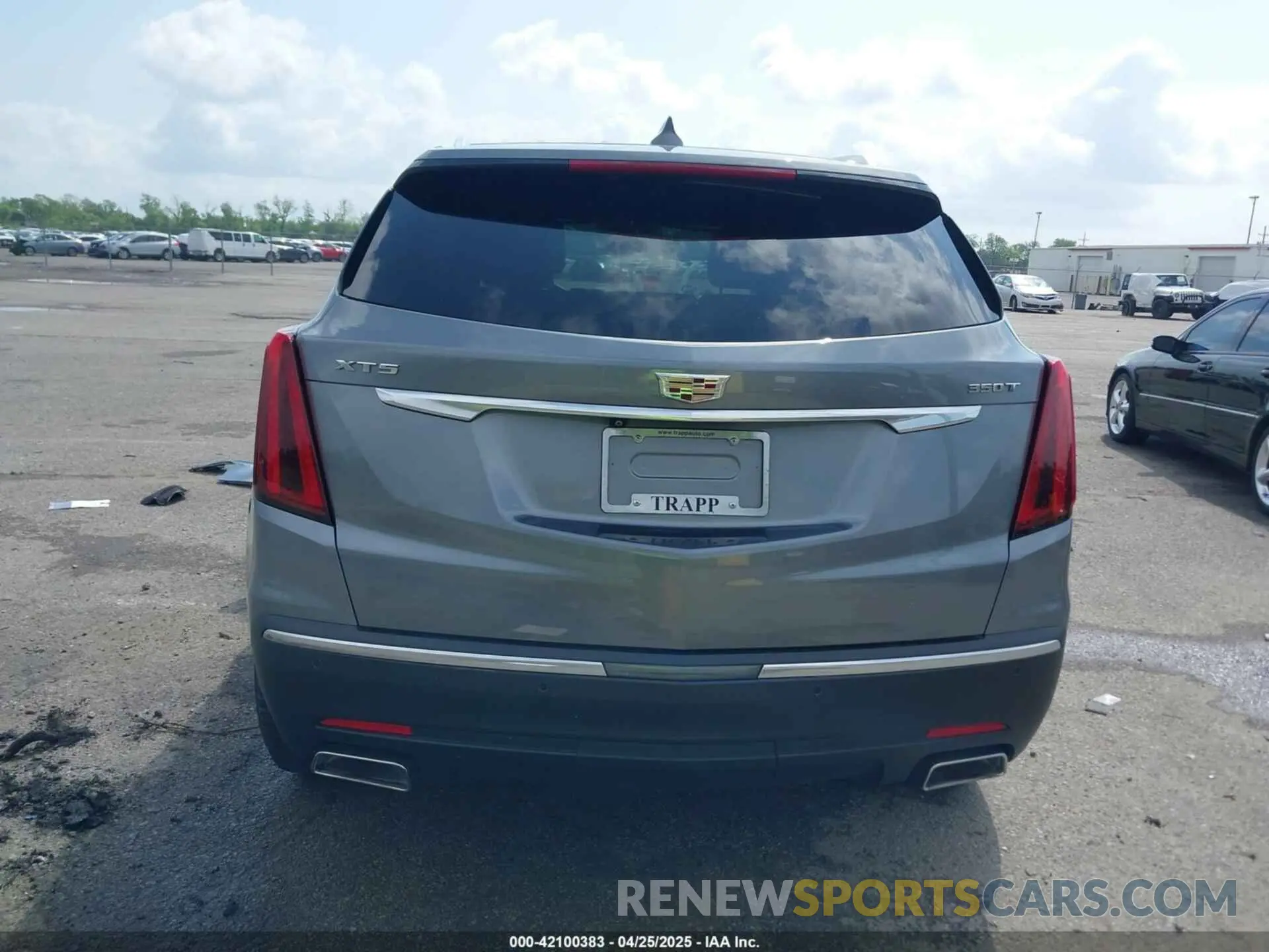 16 Photograph of a damaged car 1GYKNAR48MZ110599 CADILLAC XT5 2021