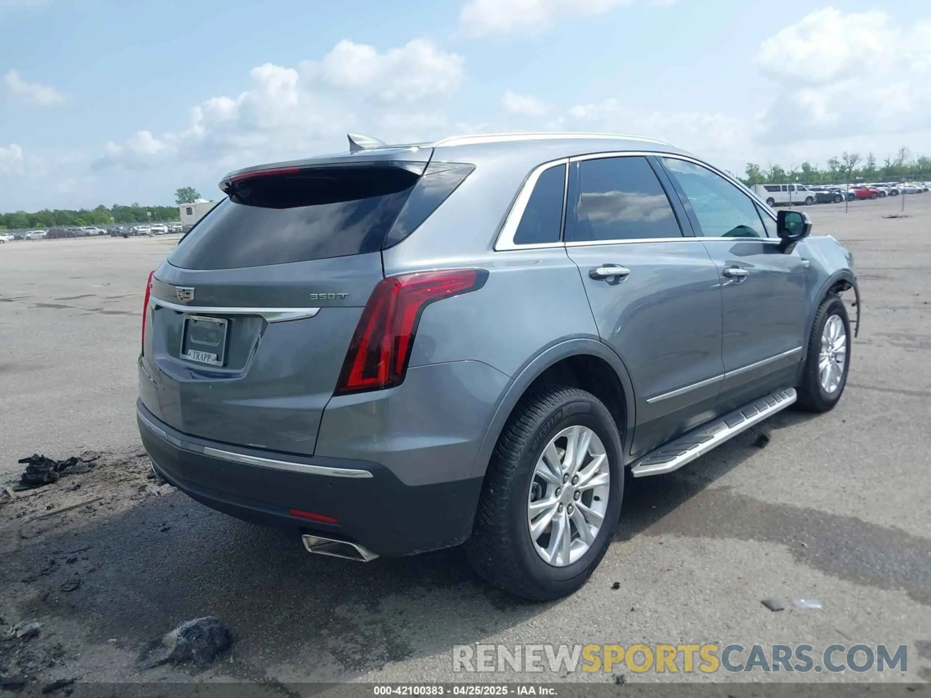 4 Photograph of a damaged car 1GYKNAR48MZ110599 CADILLAC XT5 2021