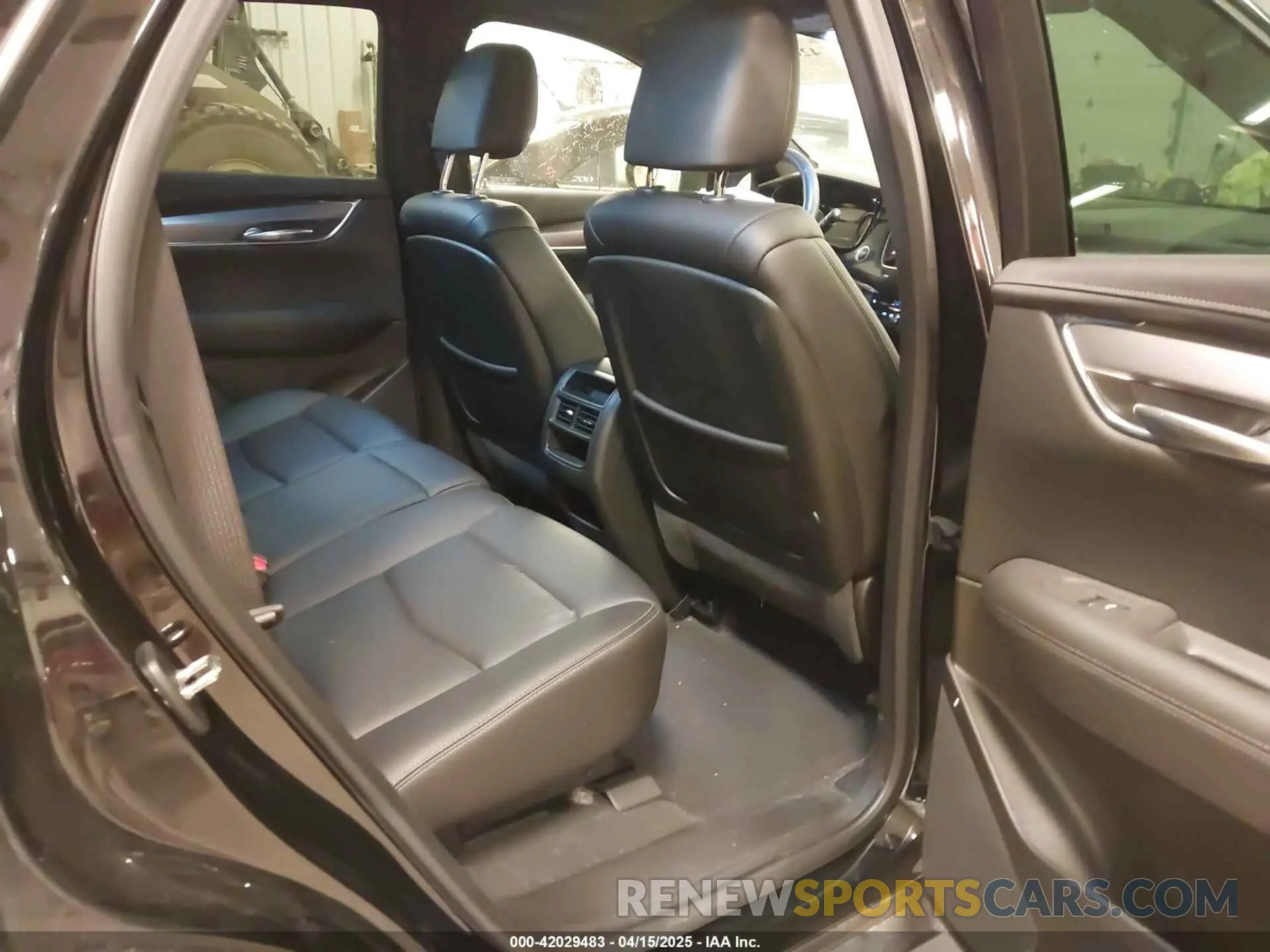 8 Photograph of a damaged car 1GYKNBR48MZ213902 CADILLAC XT5 2021