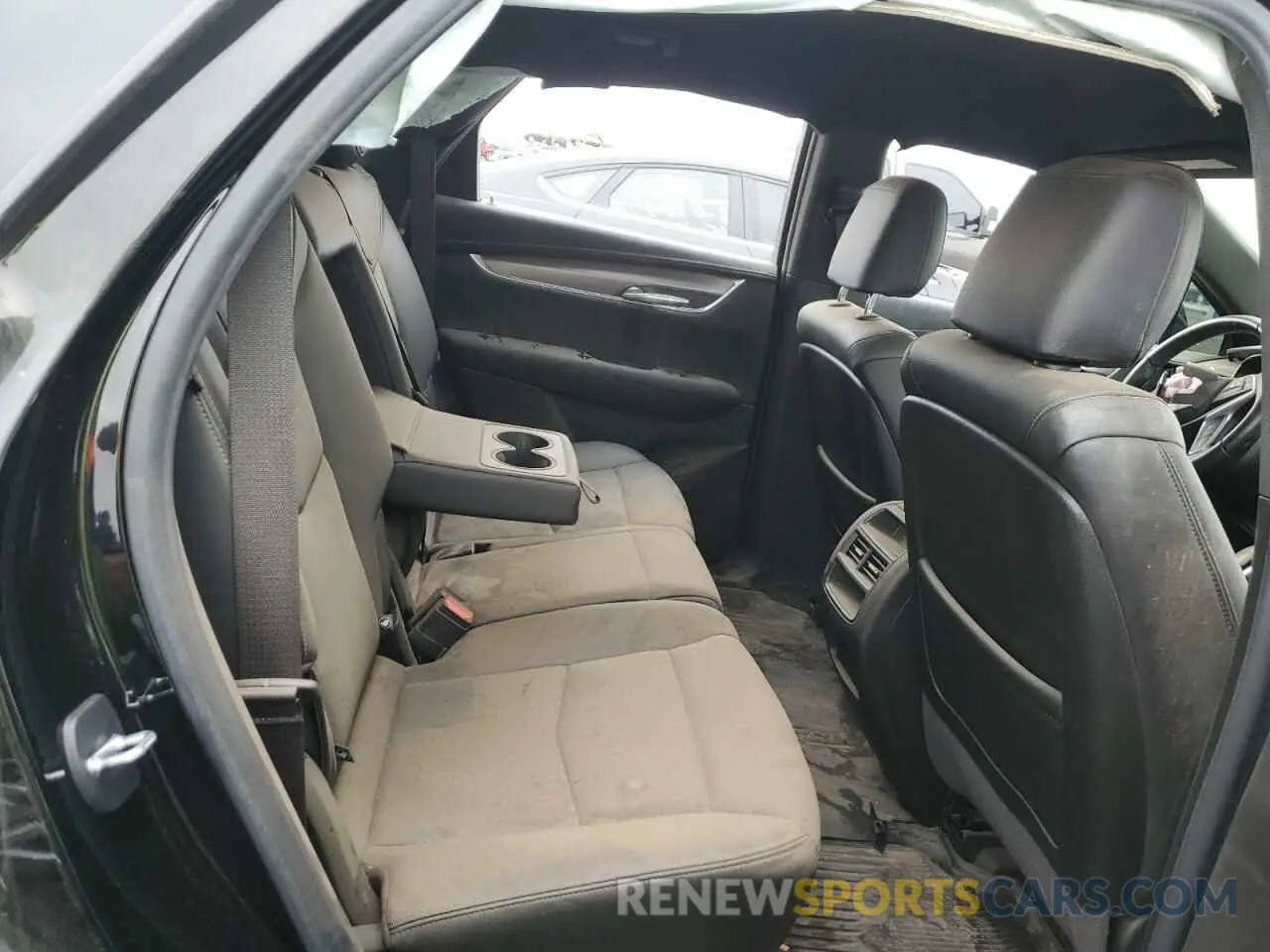 11 Photograph of a damaged car 1GYKNBR4XMZ112957 CADILLAC XT5 2021