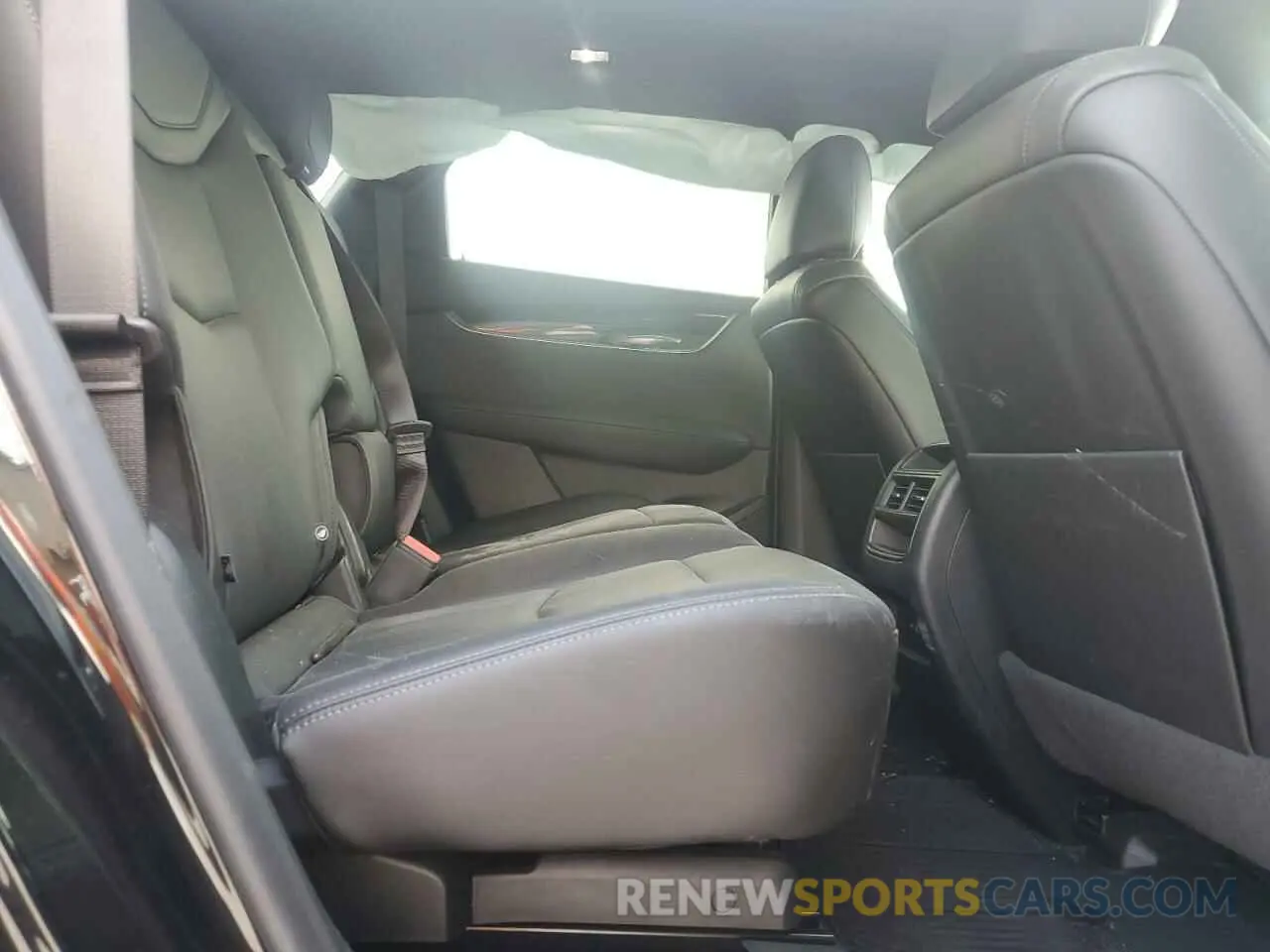 11 Photograph of a damaged car 1GYKNCR41MZ174477 CADILLAC XT5 2021