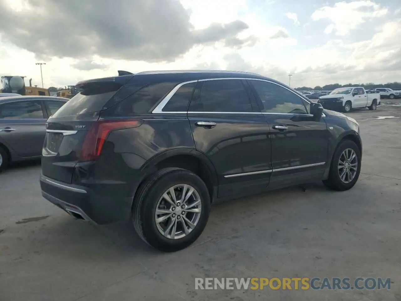3 Photograph of a damaged car 1GYKNCR41MZ174477 CADILLAC XT5 2021
