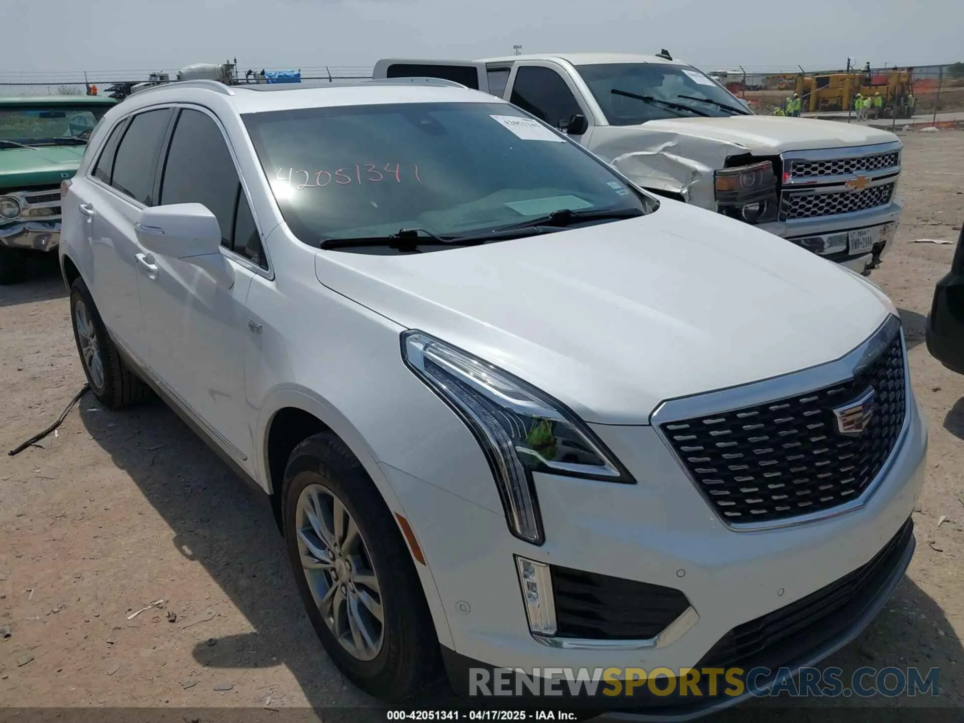 17 Photograph of a damaged car 1GYKNCR42MZ174309 CADILLAC XT5 2021