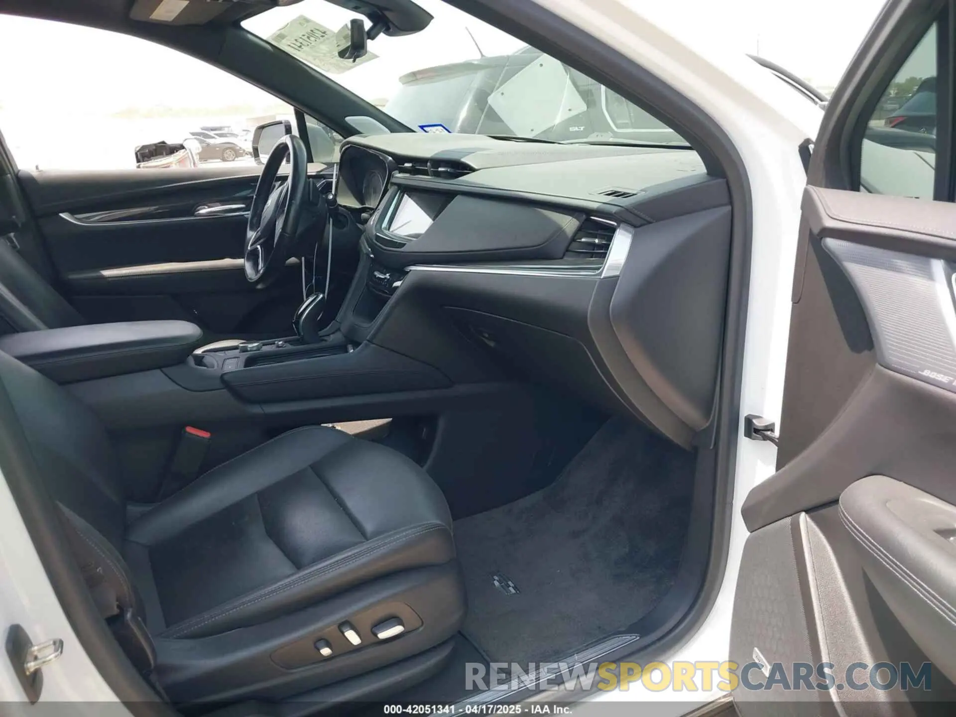5 Photograph of a damaged car 1GYKNCR42MZ174309 CADILLAC XT5 2021