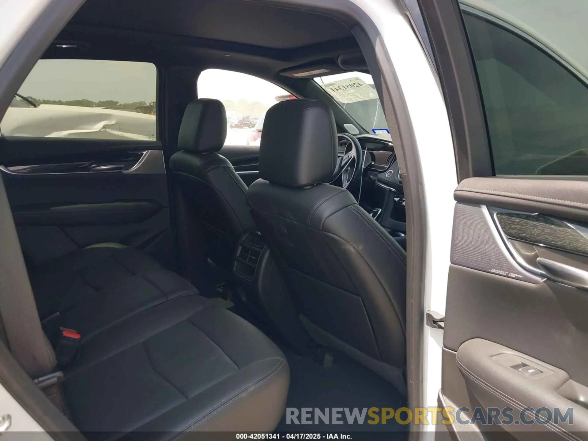 8 Photograph of a damaged car 1GYKNCR42MZ174309 CADILLAC XT5 2021
