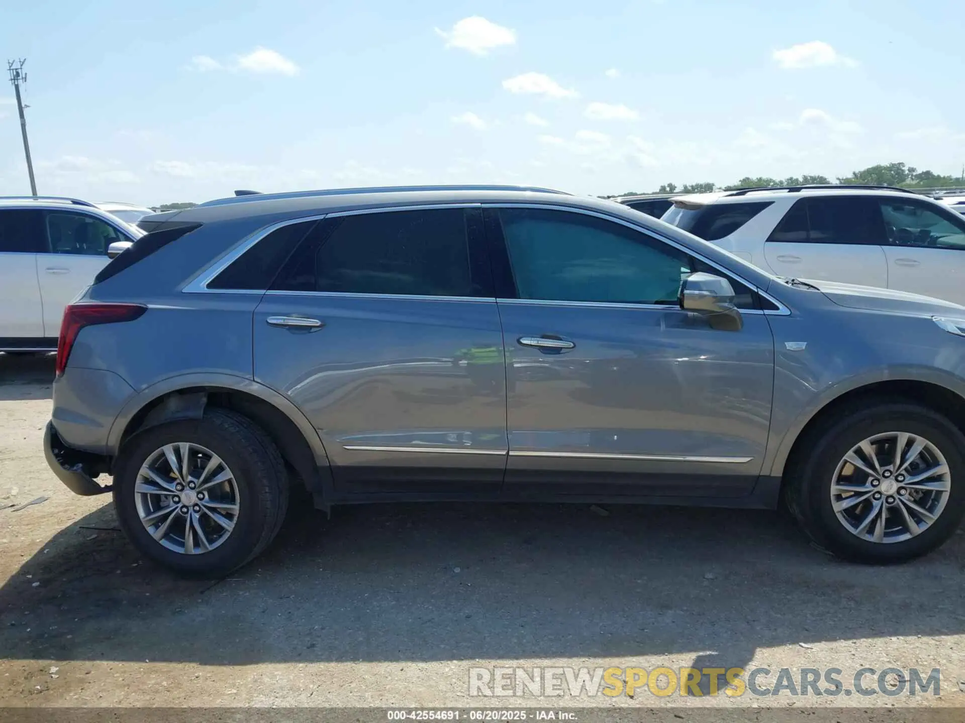 13 Photograph of a damaged car 1GYKNCR46MZ174474 CADILLAC XT5 2021