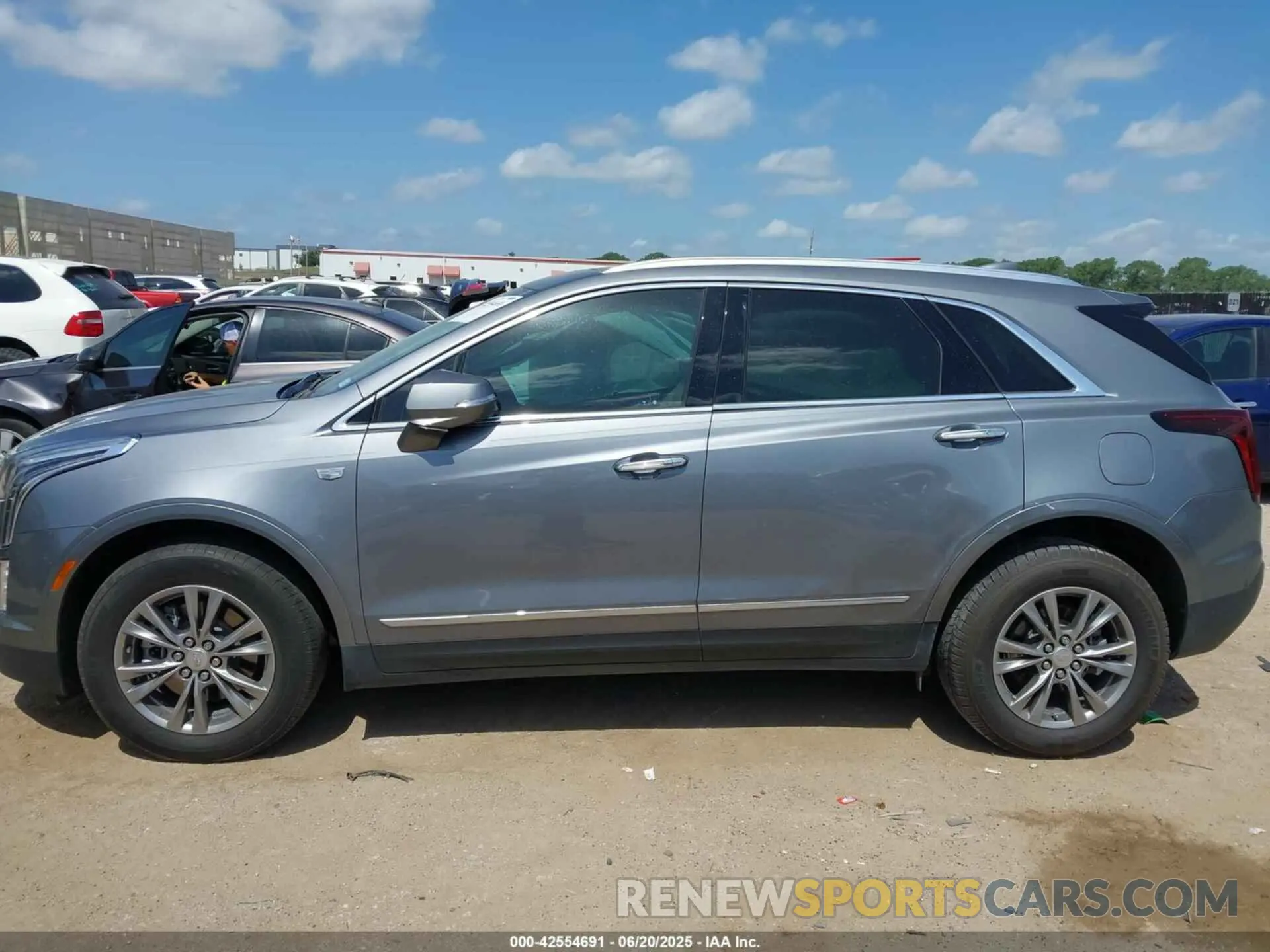 14 Photograph of a damaged car 1GYKNCR46MZ174474 CADILLAC XT5 2021