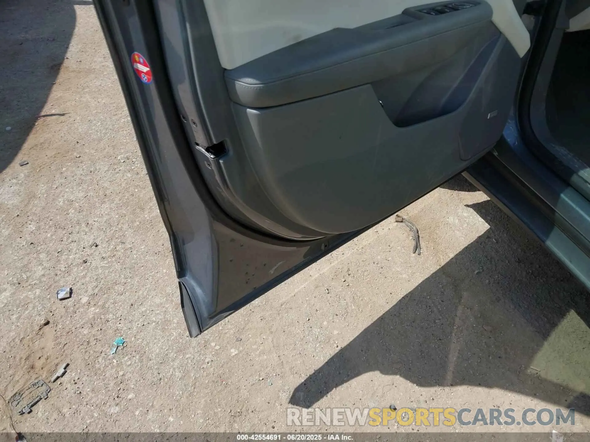 9 Photograph of a damaged car 1GYKNCR46MZ174474 CADILLAC XT5 2021