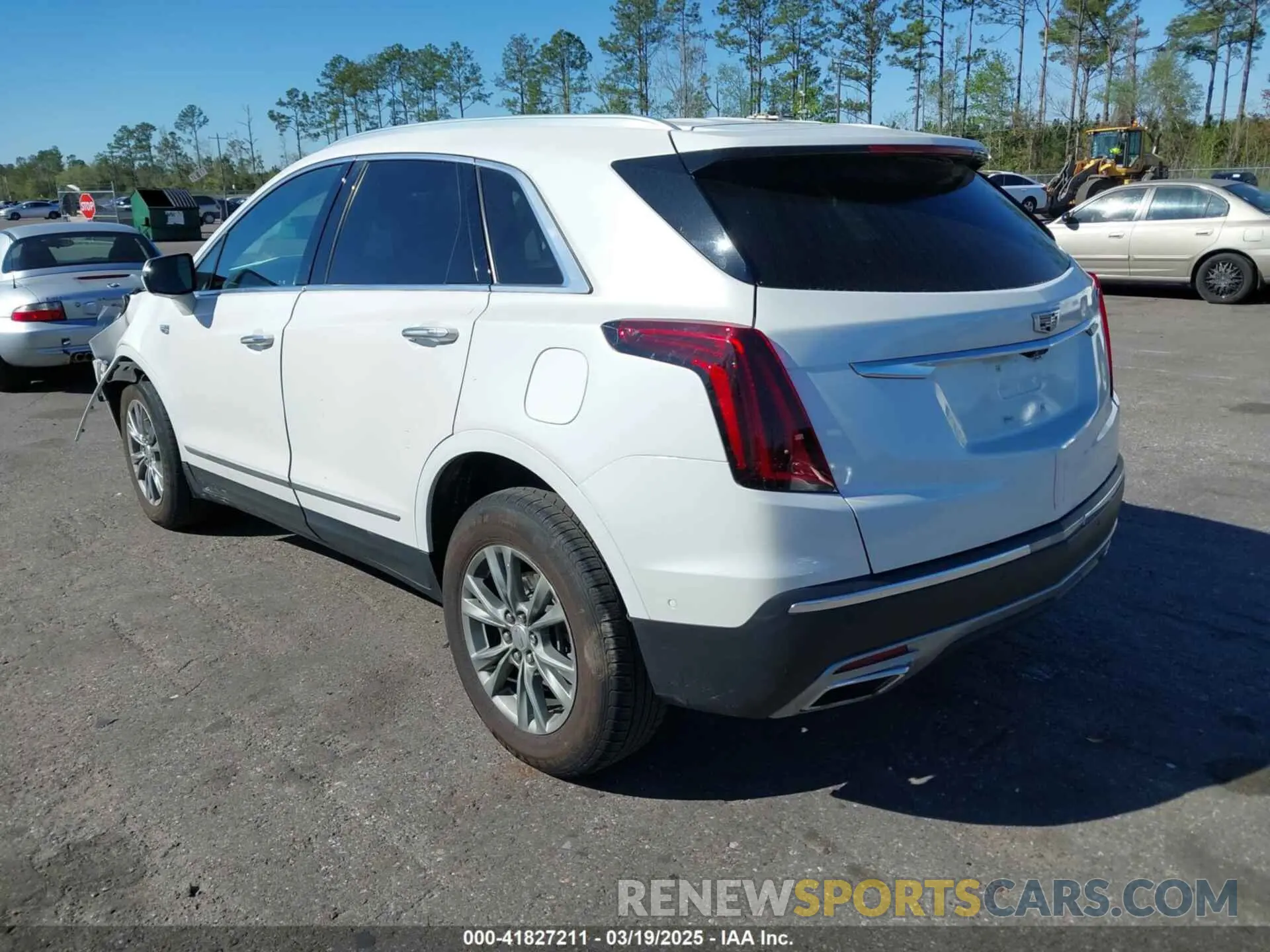 3 Photograph of a damaged car 1GYKNCR48MZ234688 CADILLAC XT5 2021