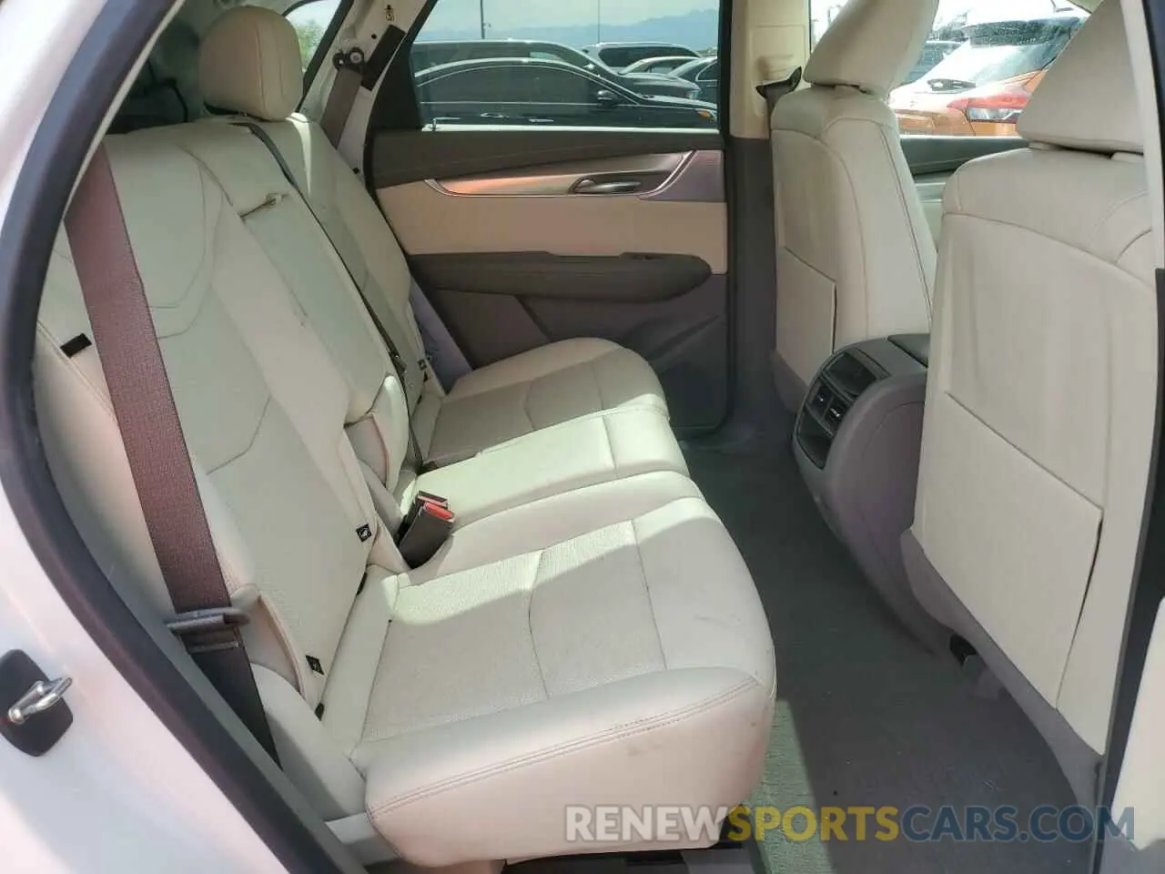 11 Photograph of a damaged car 1GYKNCRS0MZ110560 CADILLAC XT5 2021