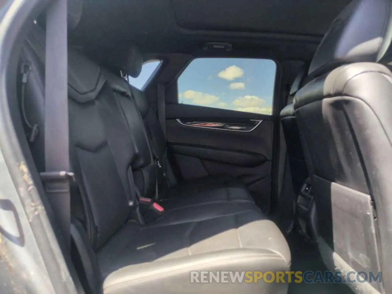 10 Photograph of a damaged car 1GYKNCRS1MZ106839 CADILLAC XT5 2021