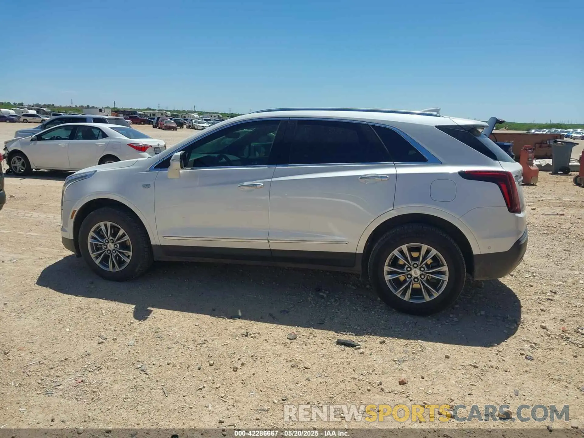 14 Photograph of a damaged car 1GYKNCRS1MZ129036 CADILLAC XT5 2021
