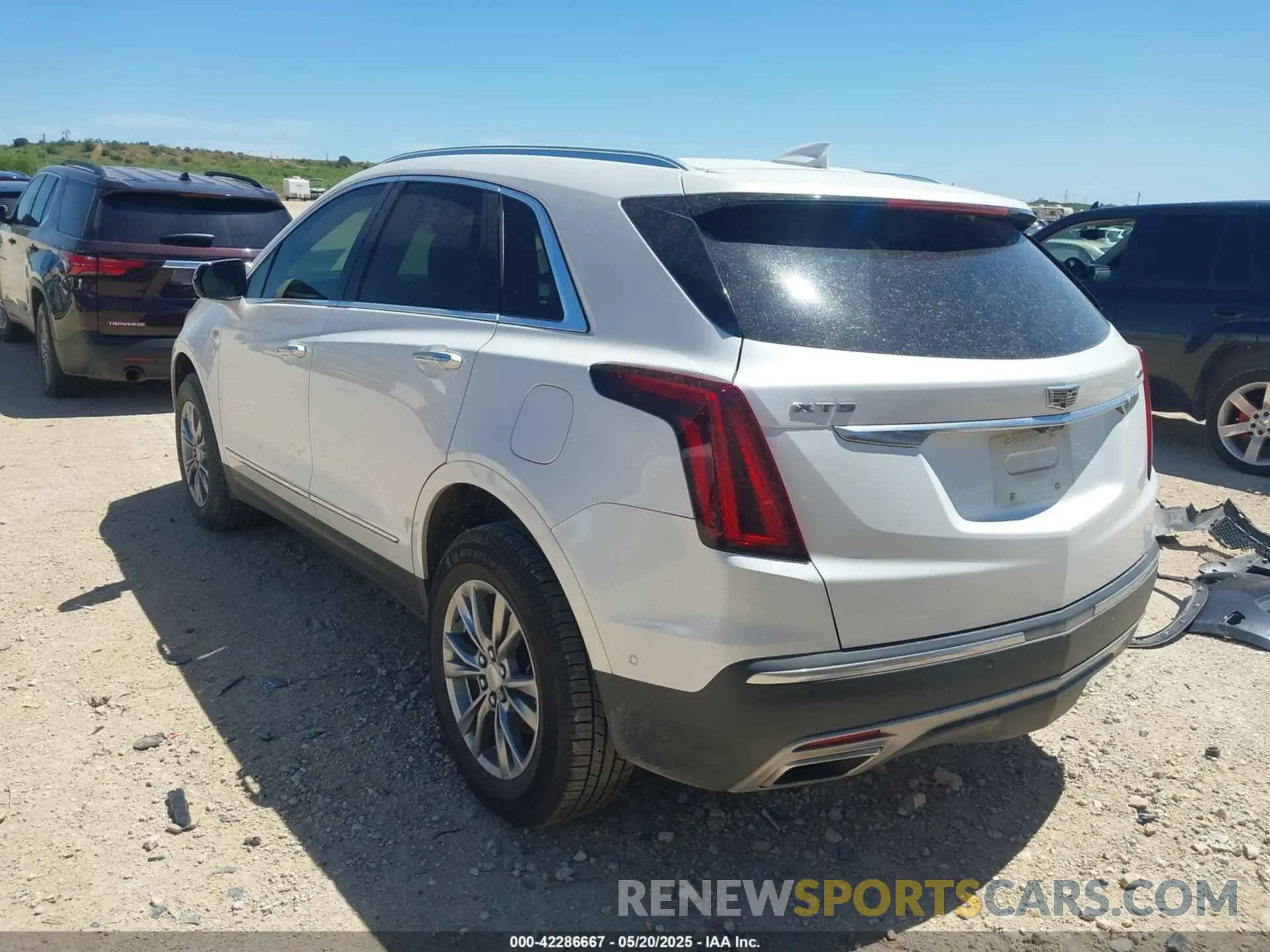 3 Photograph of a damaged car 1GYKNCRS1MZ129036 CADILLAC XT5 2021