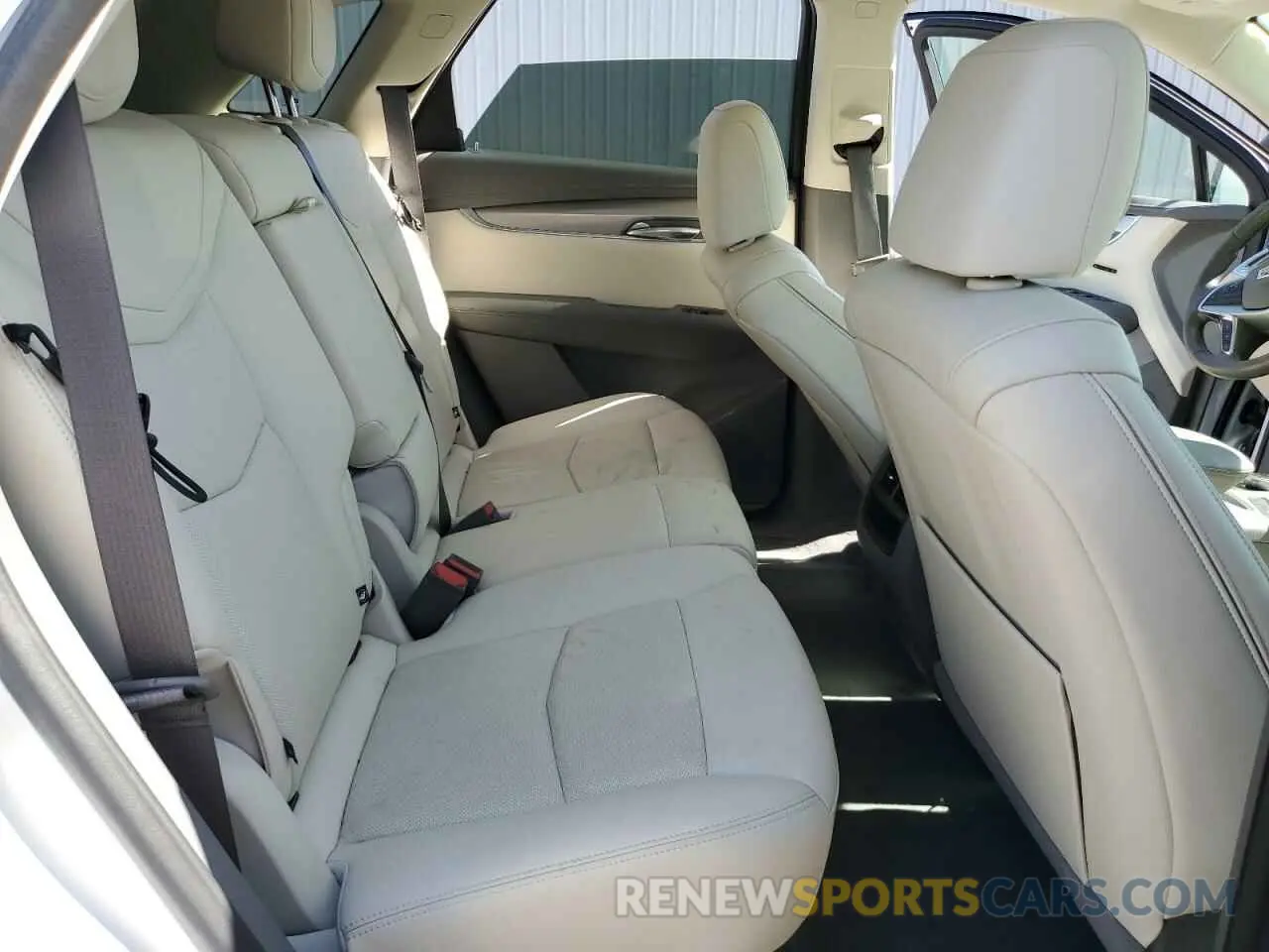 10 Photograph of a damaged car 1GYKNCRS2MZ209820 CADILLAC XT5 2021
