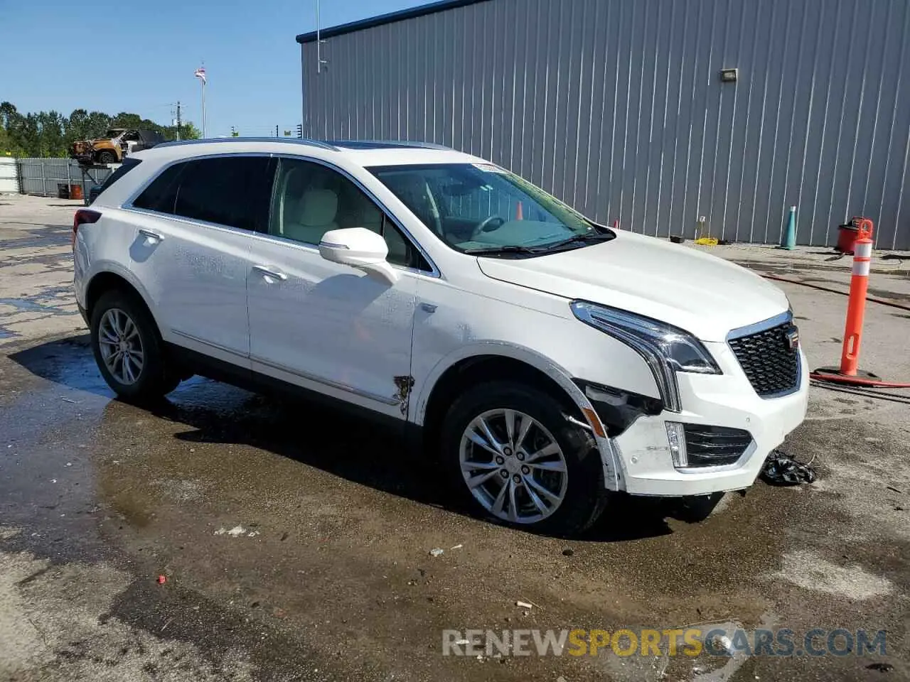 4 Photograph of a damaged car 1GYKNCRS2MZ209820 CADILLAC XT5 2021