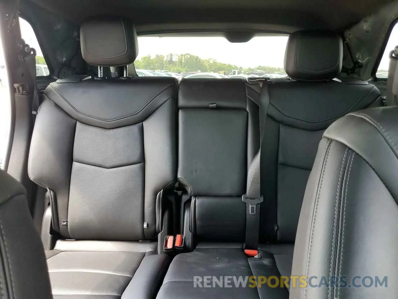 10 Photograph of a damaged car 1GYKNCRS4MZ101635 CADILLAC XT5 2021