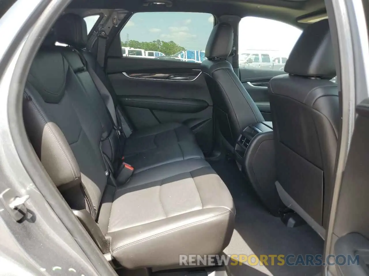 11 Photograph of a damaged car 1GYKNCRS4MZ101635 CADILLAC XT5 2021