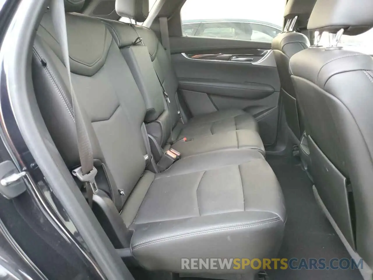 11 Photograph of a damaged car 1GYKNCRS4MZ121643 CADILLAC XT5 2021