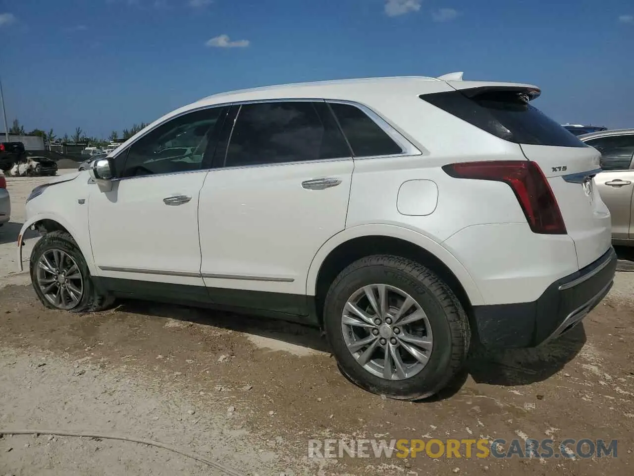2 Photograph of a damaged car 1GYKNCRS7MZ115531 CADILLAC XT5 2021