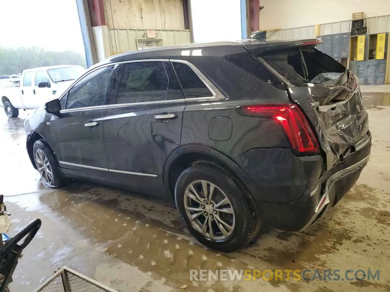 2 Photograph of a damaged car 1GYKNCRS8MZ136937 CADILLAC XT5 2021