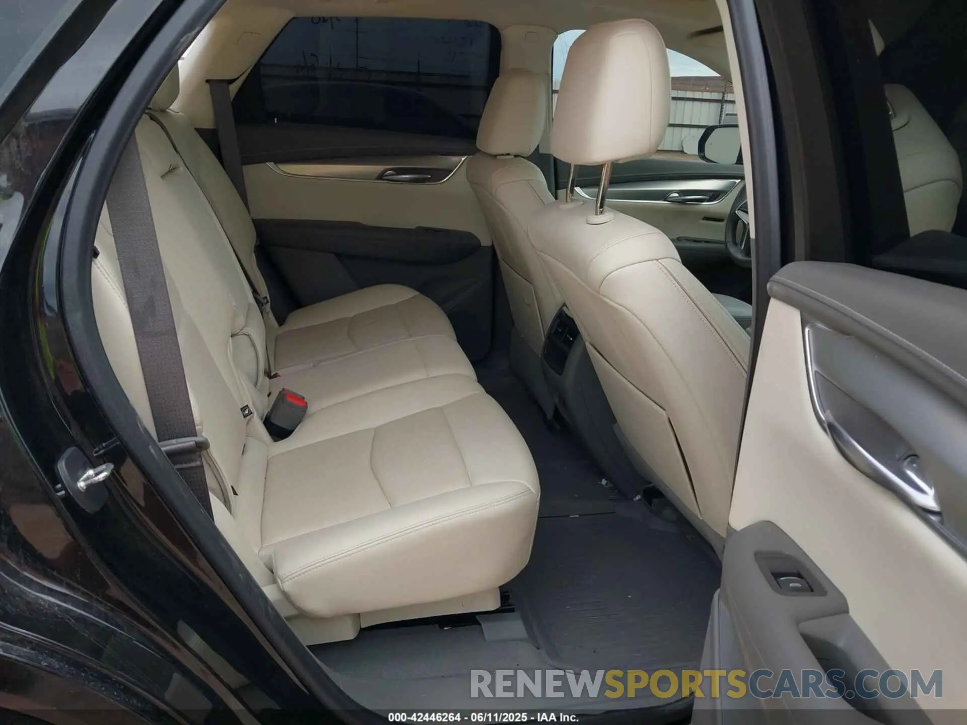 8 Photograph of a damaged car 1GYKNCRS8MZ233474 CADILLAC XT5 2021