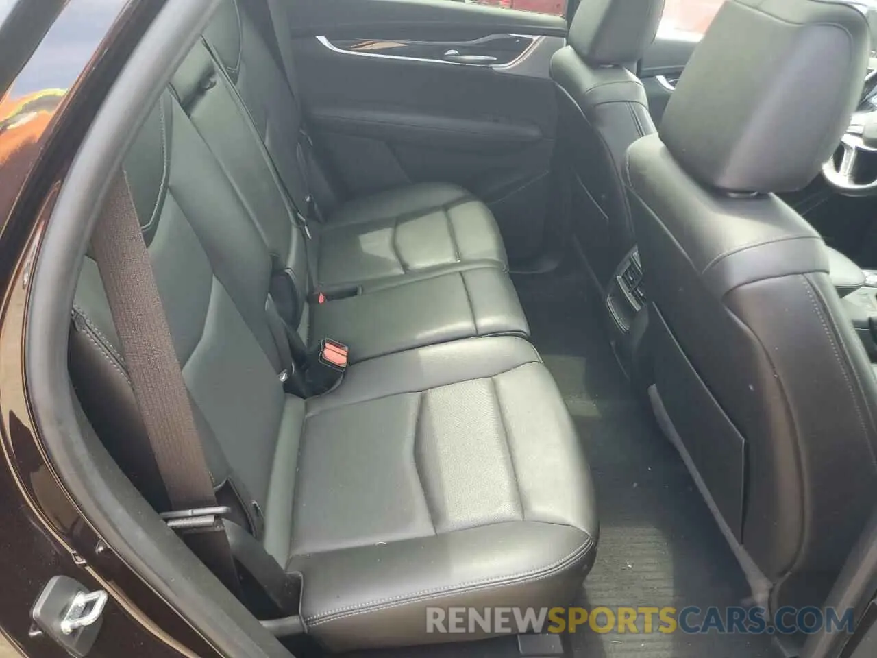 11 Photograph of a damaged car 1GYKNCRS9MZ217560 CADILLAC XT5 2021