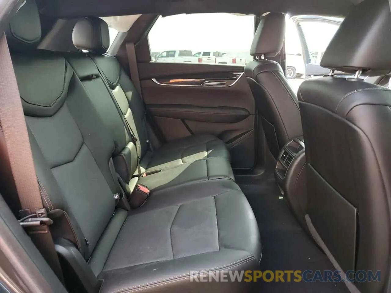10 Photograph of a damaged car 1GYKNCRSXMZ118083 CADILLAC XT5 2021