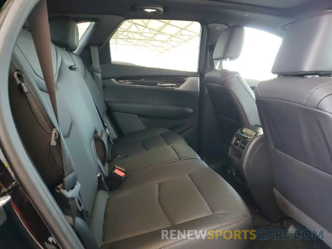 11 Photograph of a damaged car 1GYKNCRSXMZ155473 CADILLAC XT5 2021